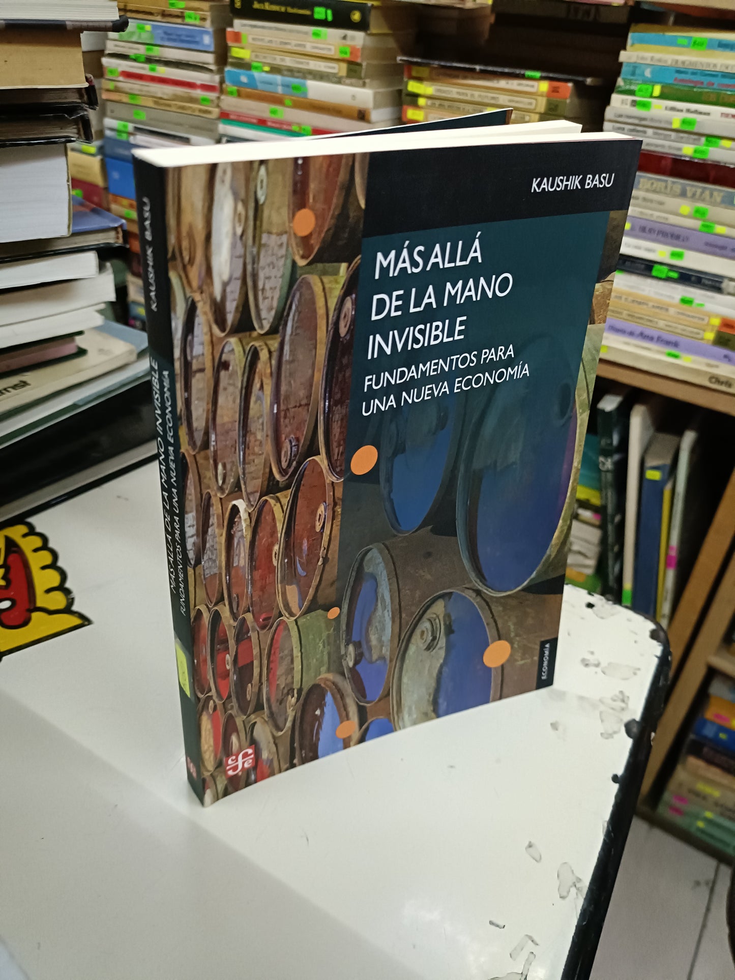 MÁS ALLÁ DE LA MANO INVISIBLE FUNDAMENTÓ PARA UNA NUEVA ECONOMÍA POR KAUSHIK BASU USADO ADMINISTRACIÓN LITERARIO 207