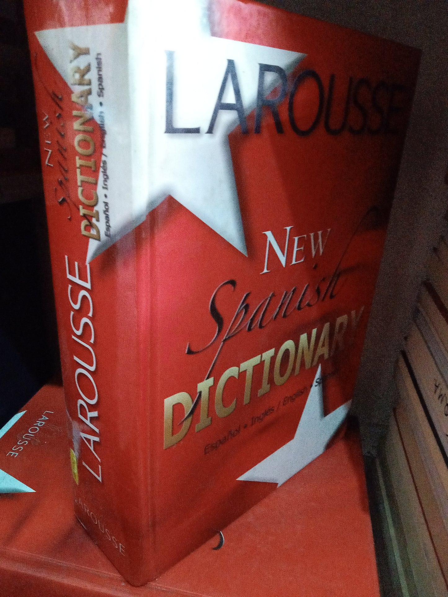 NEW SPANISH DICTIONARY ESPAÑOL INGLES USADO EDUCACIÓN LITERARIO 305