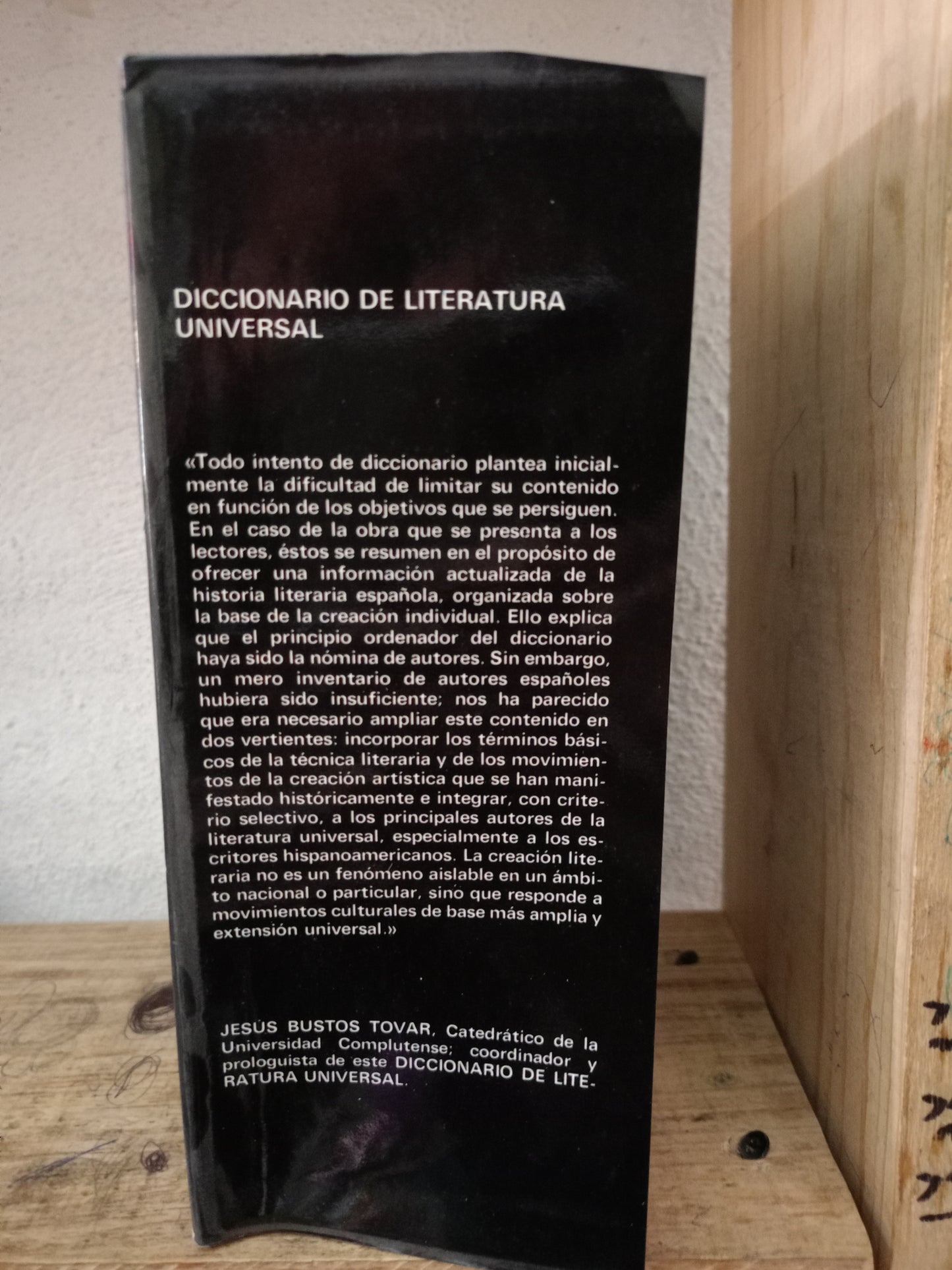 DICCIONARIO DE LITERATURA UNIVERSAL POR JESÚS BUSTOS TOVAR USADO EDUCACIÓN LITERARIO 305