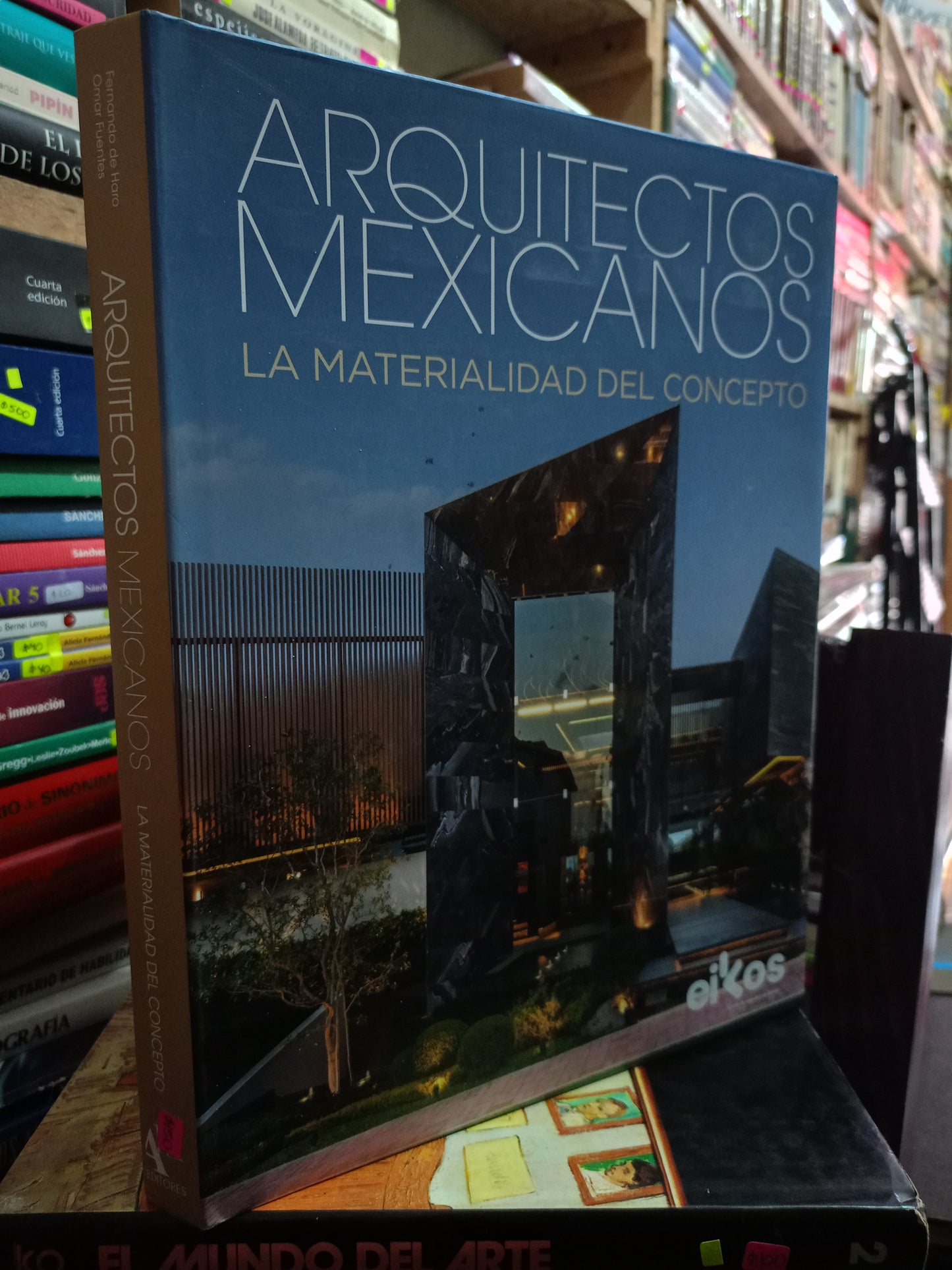 INTERIORES MEXICANOS POR FERNANDO DE HARO Y OMAR FUENTES USADO ARTE LITERARIO 305