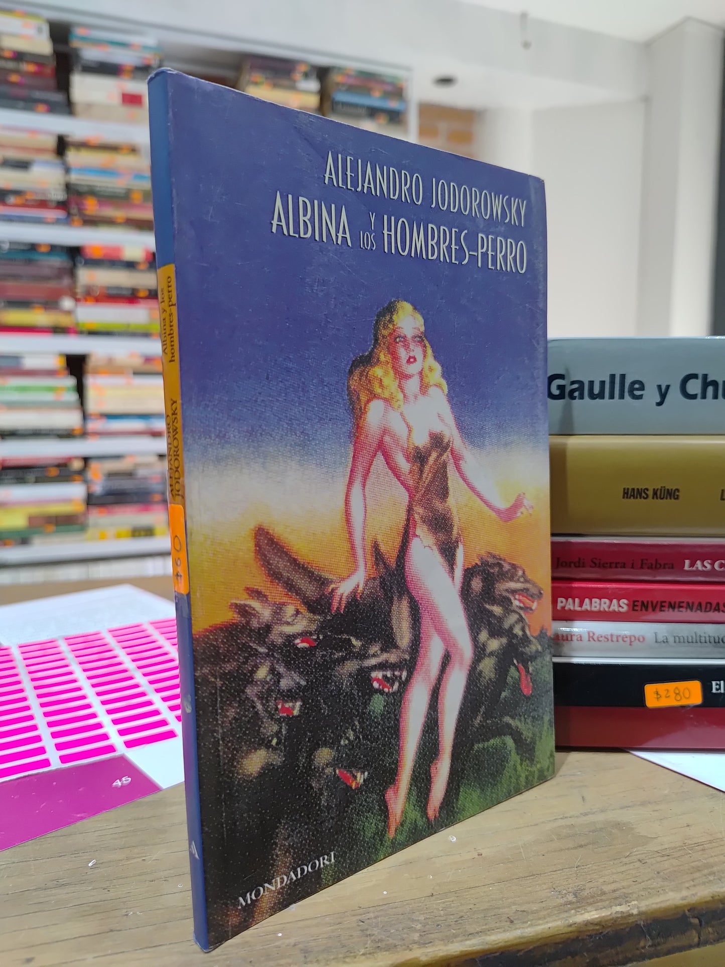 ALBINA Y LOS HOMBRES PERRO POR ALEJANDRO JODOROWSKY USADO NOVELAS JUAREZ 515