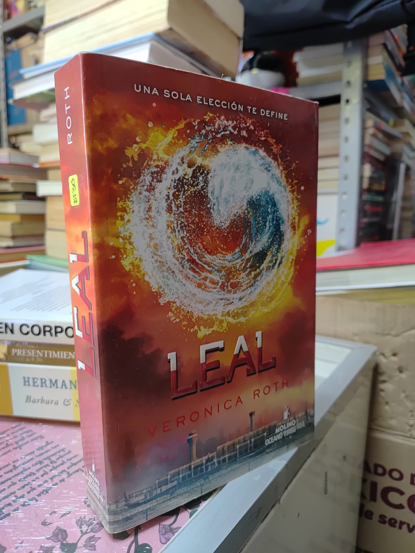 LEAL POR VERONICA ROTH USADO NOVELAS JUAREZ 507