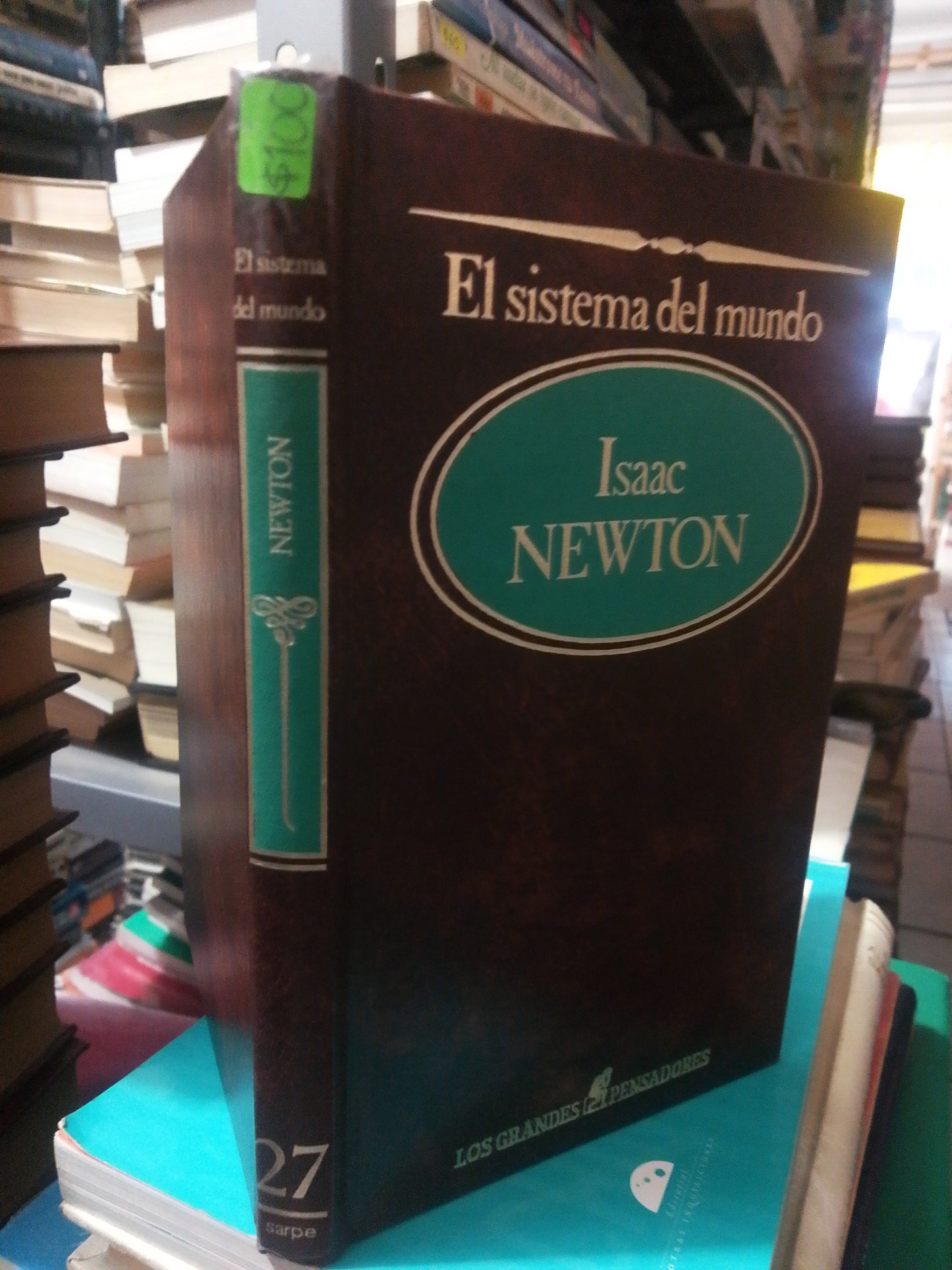 EL SISTEMA DEL MUNDO POR ISAAC NEWTON USADO NOVELA JUAREZ