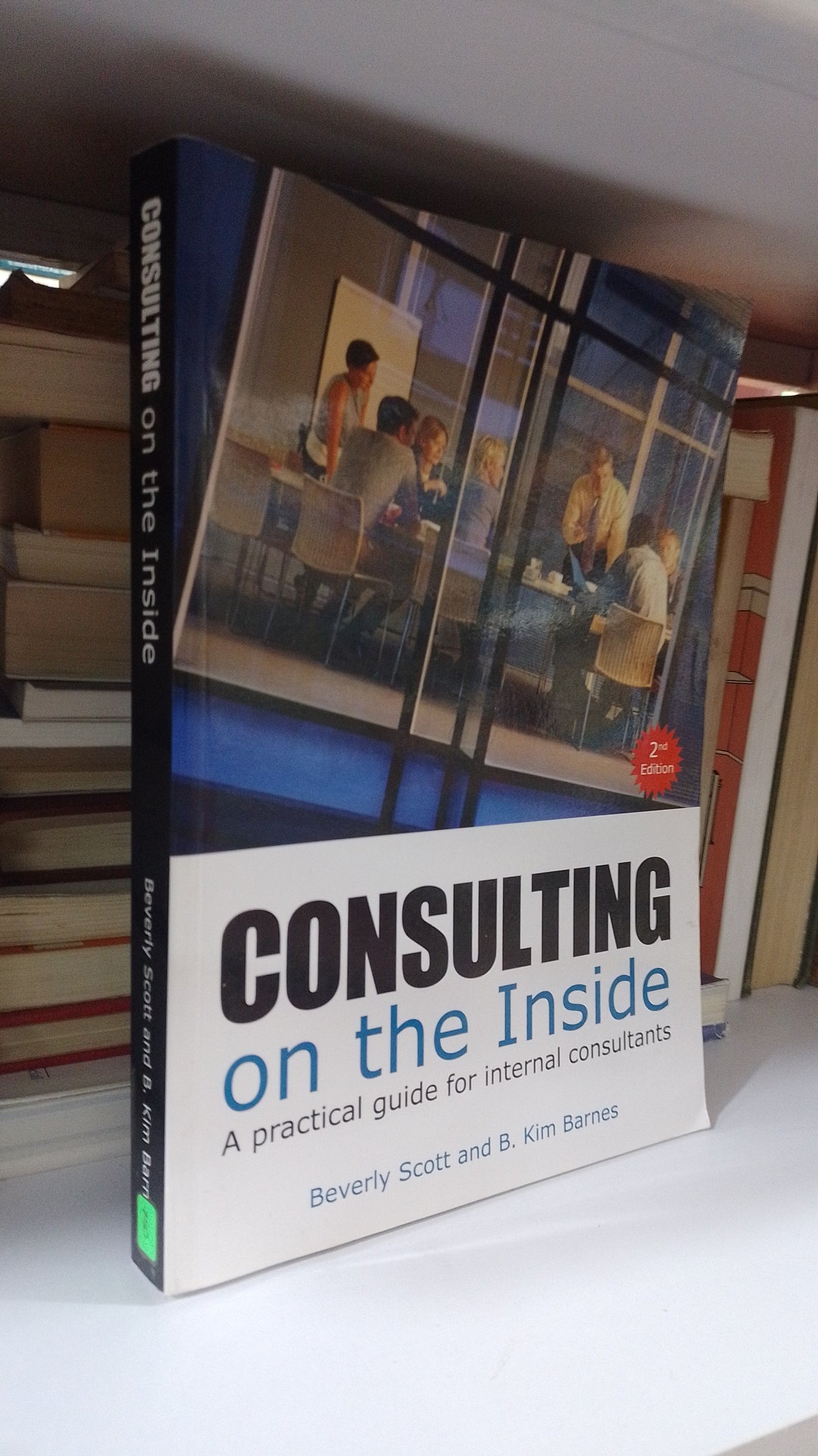 CONSULTING ON THE INSIDE POR BEVERLY SCOTT Y KIM BARNES USADO IDIOMAS JUAREZ 507