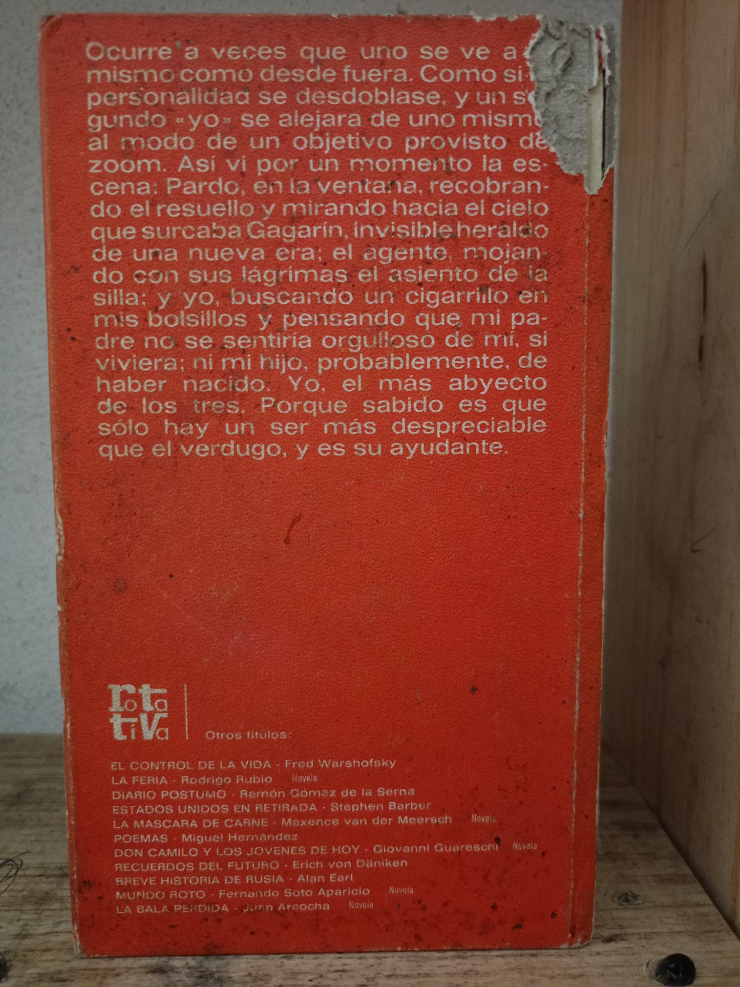 EL AYUDANTE DEL VERDUGO POR MARIO LACRUZ USADO NOVELA LITERARIO 305