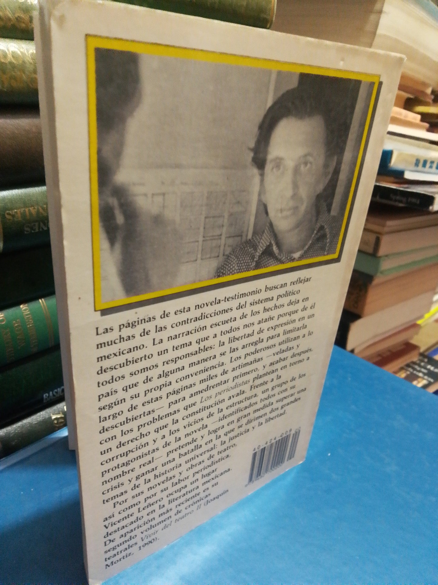 LOS PERIODISTAS POR VICENTE PEÑERO USADO NOVELA JUÁREZ