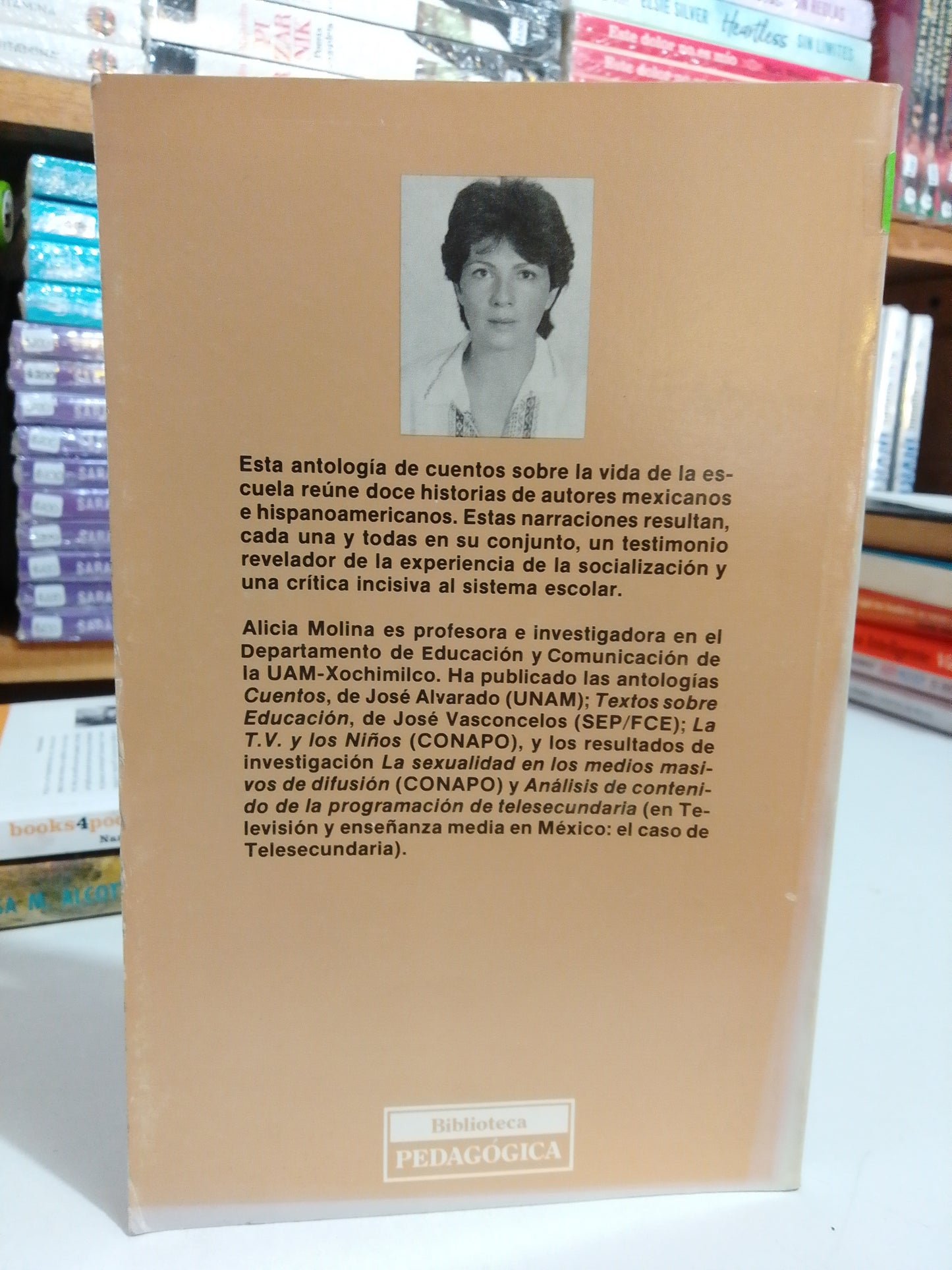 DEL AULA Y SUS MUROS CUENTO POR ALICIA MOLINA USADO NOVELAS JUAREZ