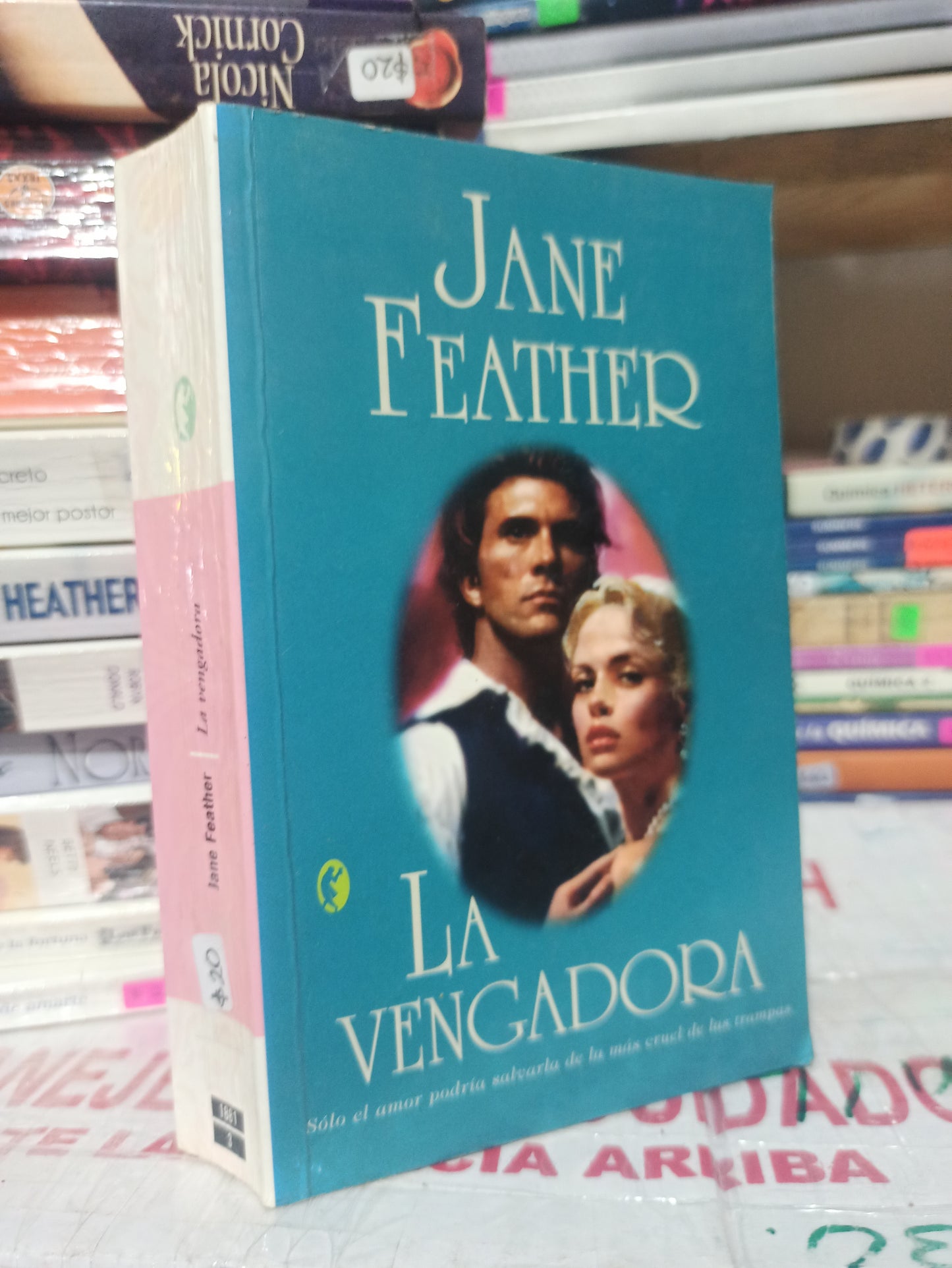LA VENGADORA POR JANE FEATHER USADO NOVELAS JUÁREZ
