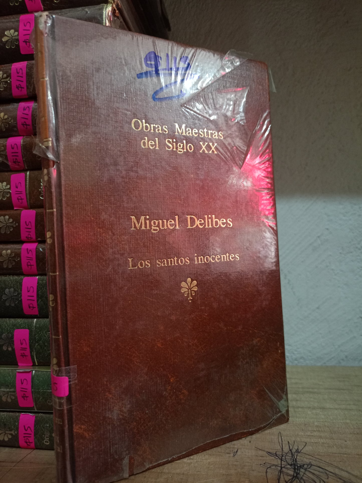 LOS SANTOS INOCENTES POR MIGUEL DELIBES USADO NOVELA LITERARIO 305