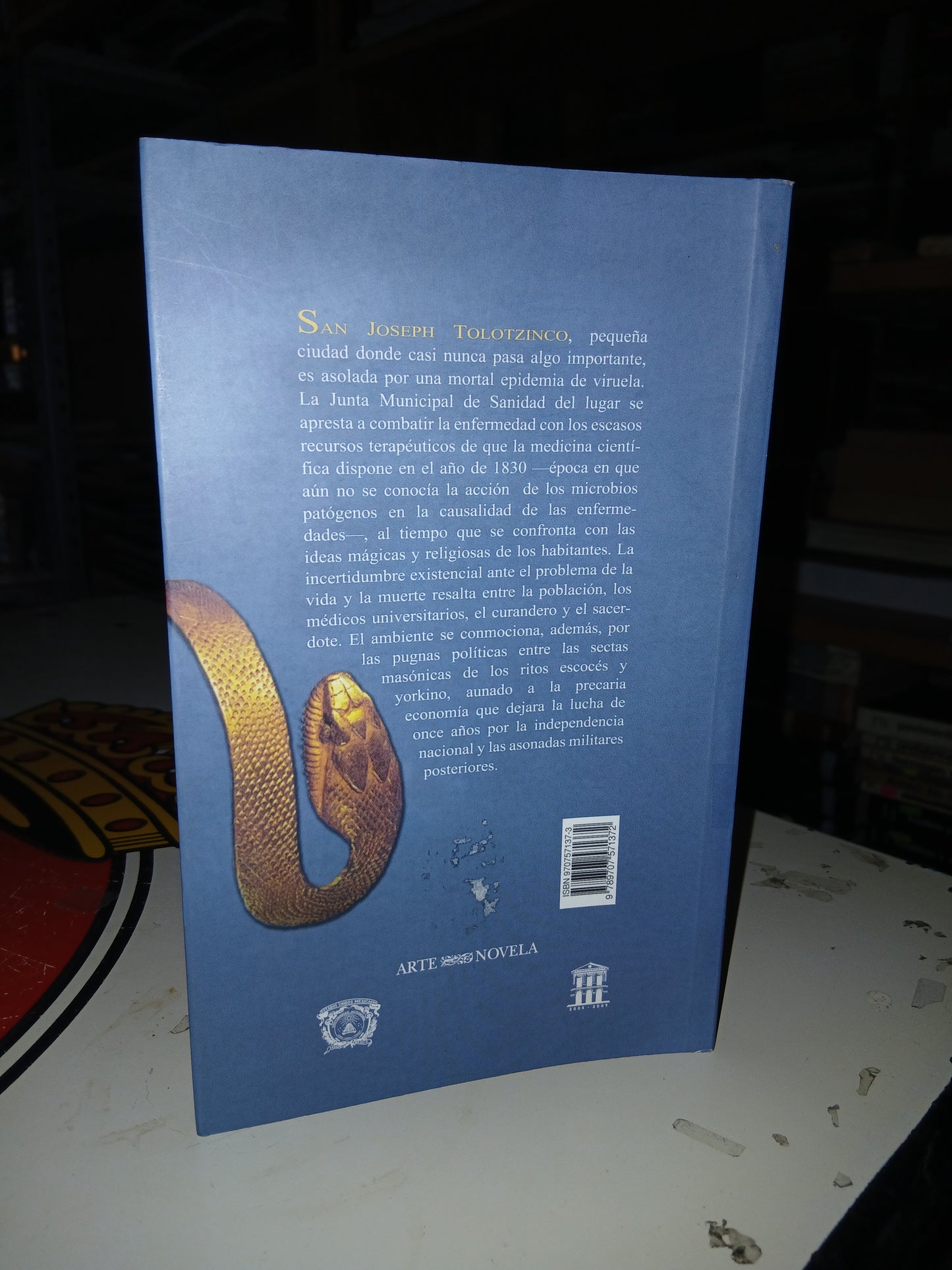 LAS FLECHAS DE APOLO POR OMAR MÉNEZ ESPINOSA USADO NOVELA LITERARIO 207