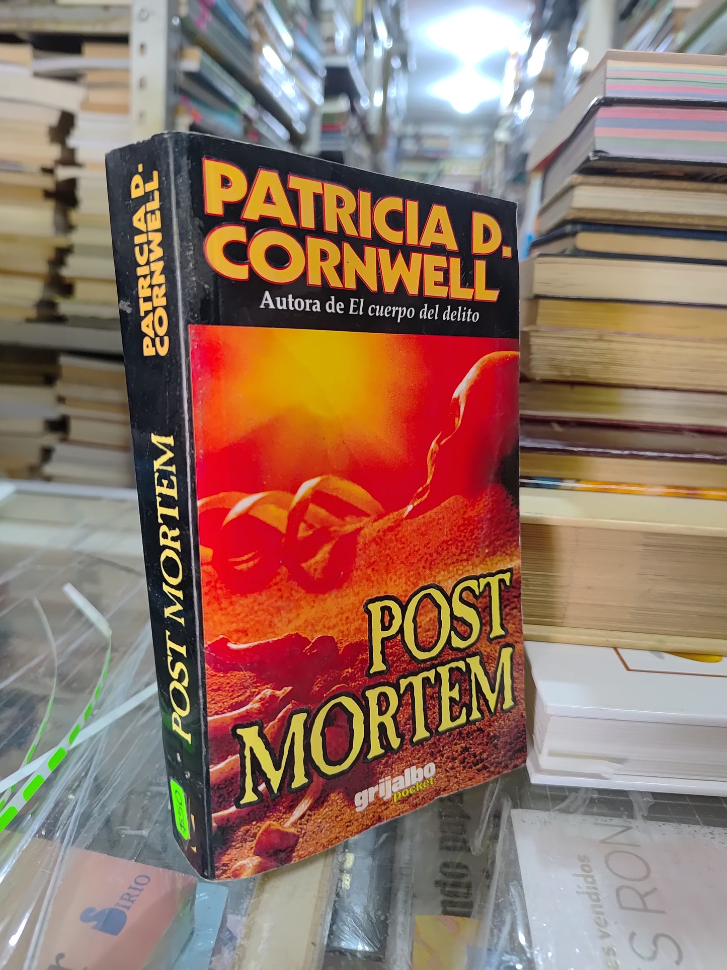 POST MORTEM POR PATRICIA D. CORNWELL USADO NOVELAS JUAREZ 507