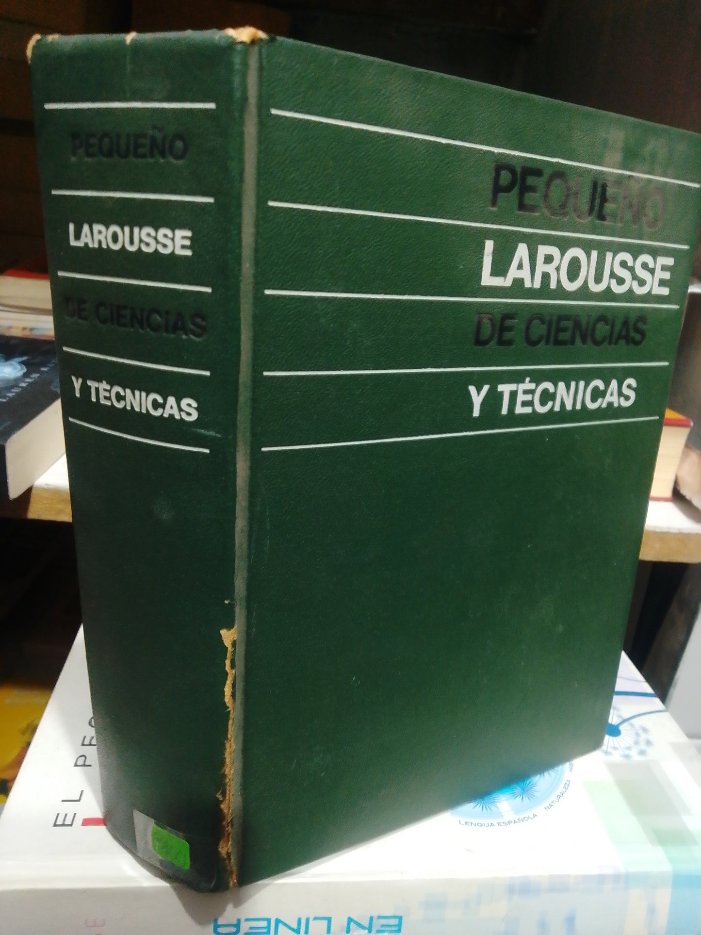 PEQUEÑO LAROUSSE DE CIENCIAS Y TECNICAS POR TOMAS DE GALINA USADO EDUCACION JUAREZ