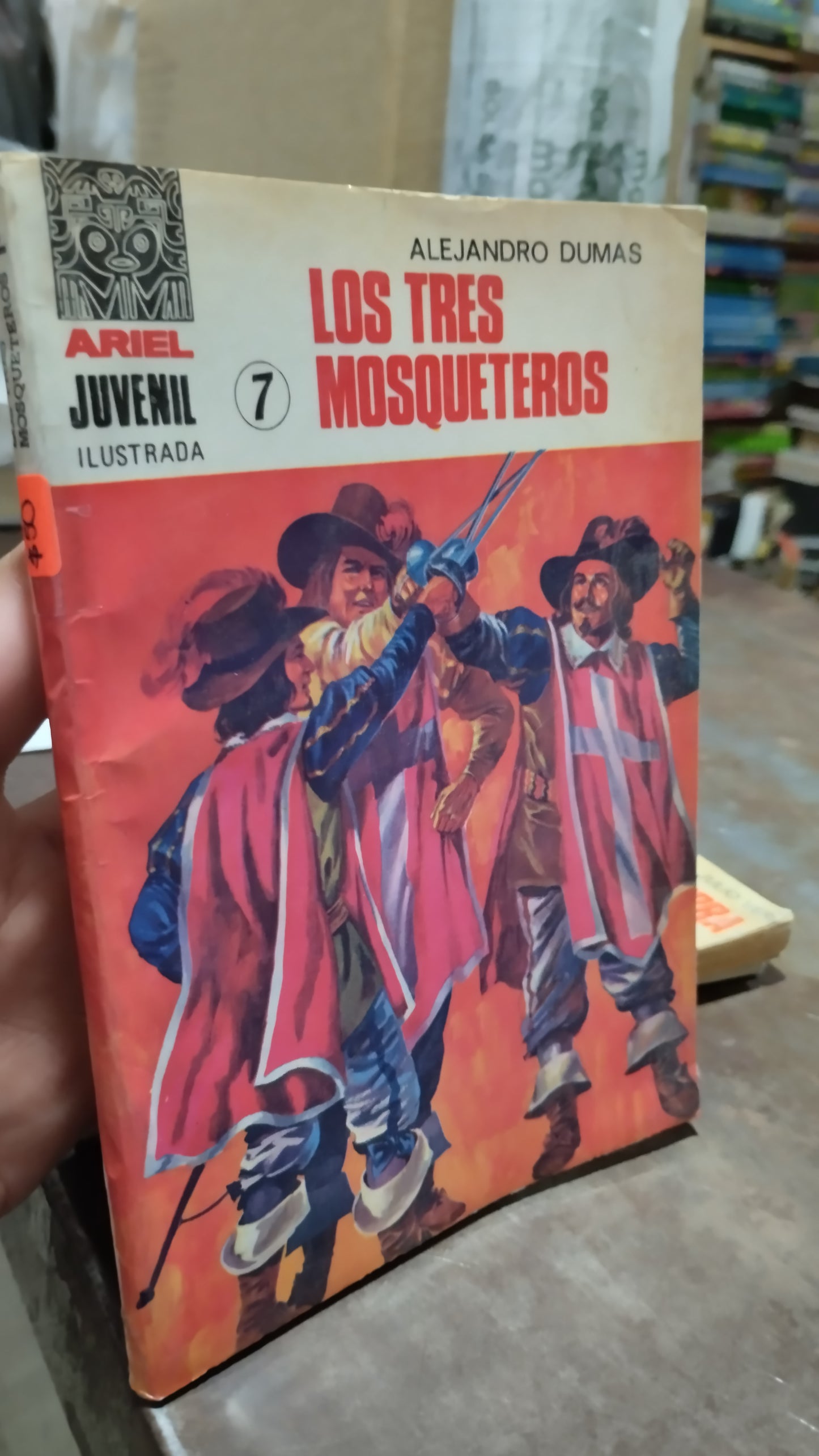 LOS TRES MOSQUETEROS POR EDITORIAL ARIEL LIBRO USADO INFANTIL ALDAMA