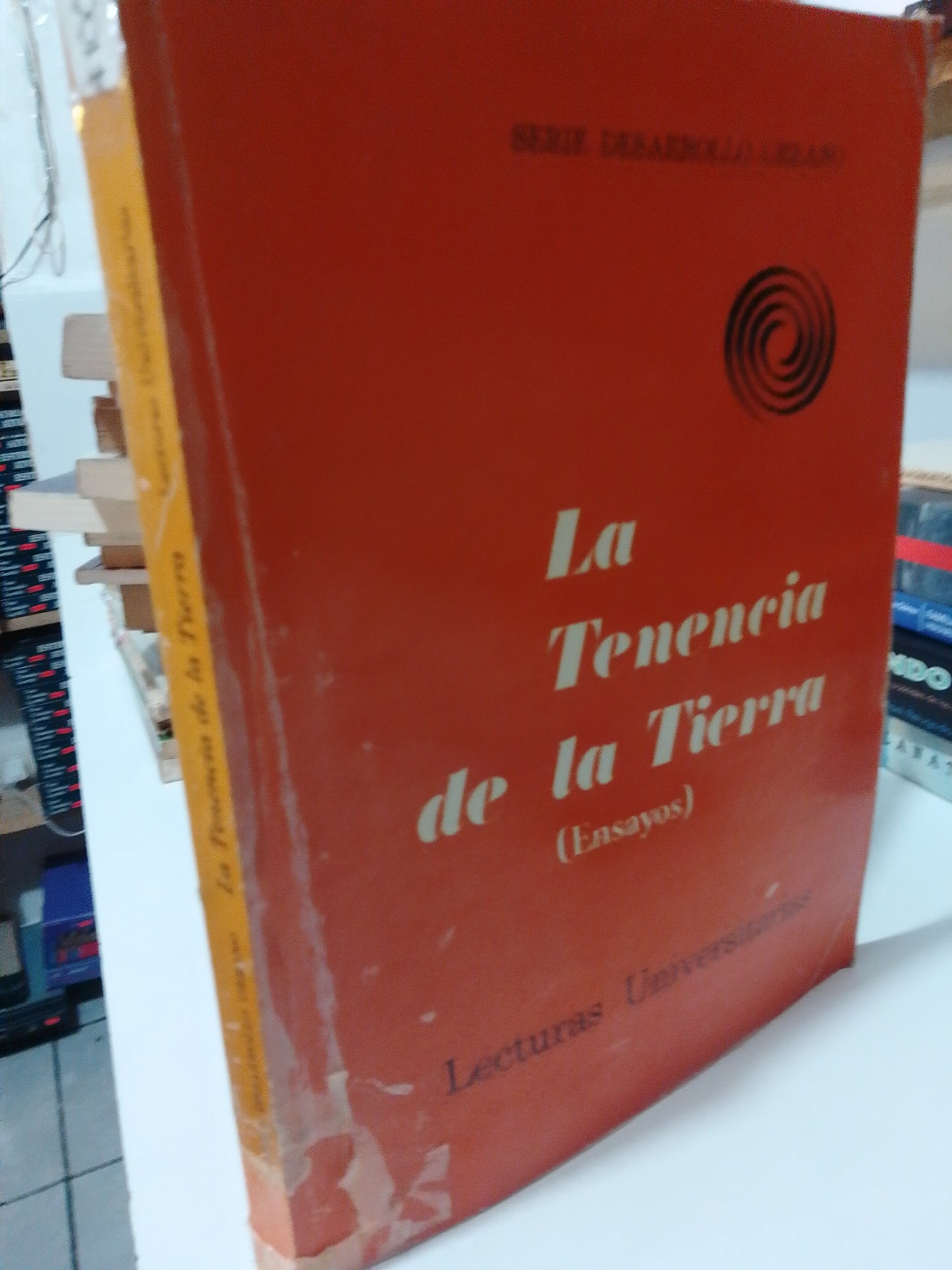 LA TENENCIA DE LA TIERRA ENSAYOS USADO HISTORIA JUAREZ
