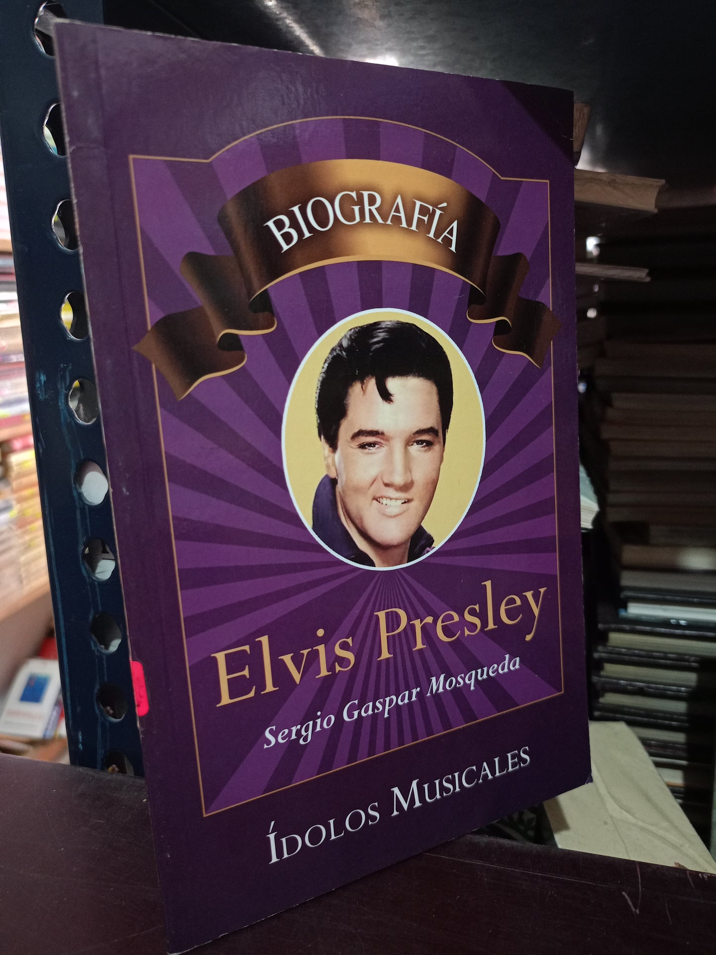 ELVIS PRESLEY POR SERGIO GASPAR MOSQUEDA USADO HISTORIA LITERARIO 305