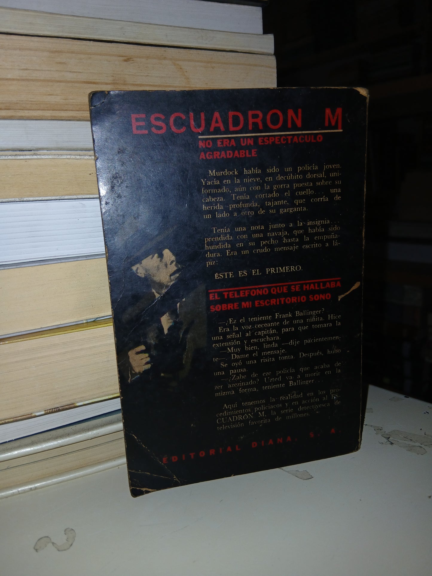 ESCUADRÓN M POR DAVID SAUNDERS USADO NOVELA LITERARIO 207