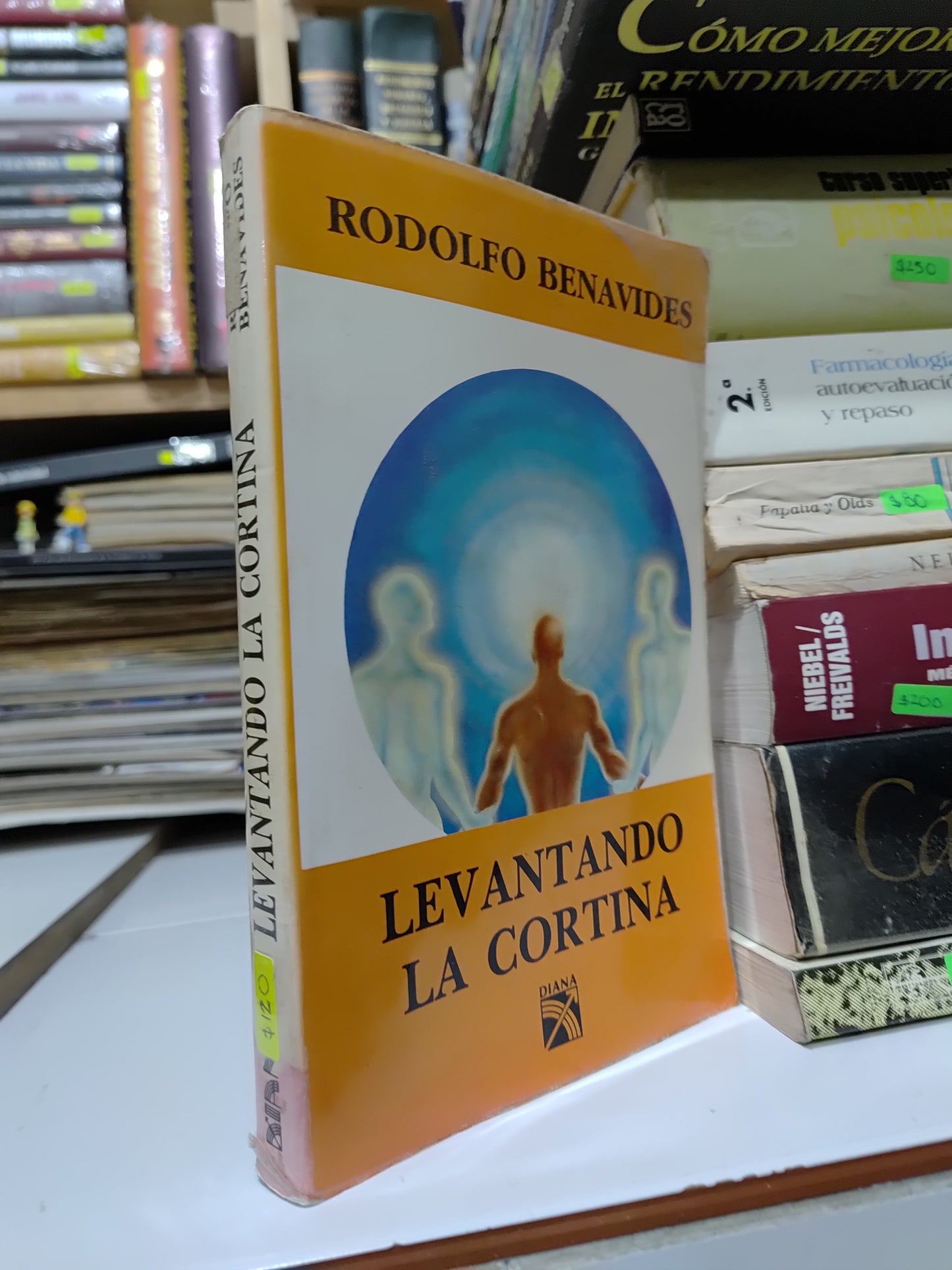 LEVANTANDO LA CORTINA POR RODOLFO BENAVIDES USADO NOVELAS JUAREZ