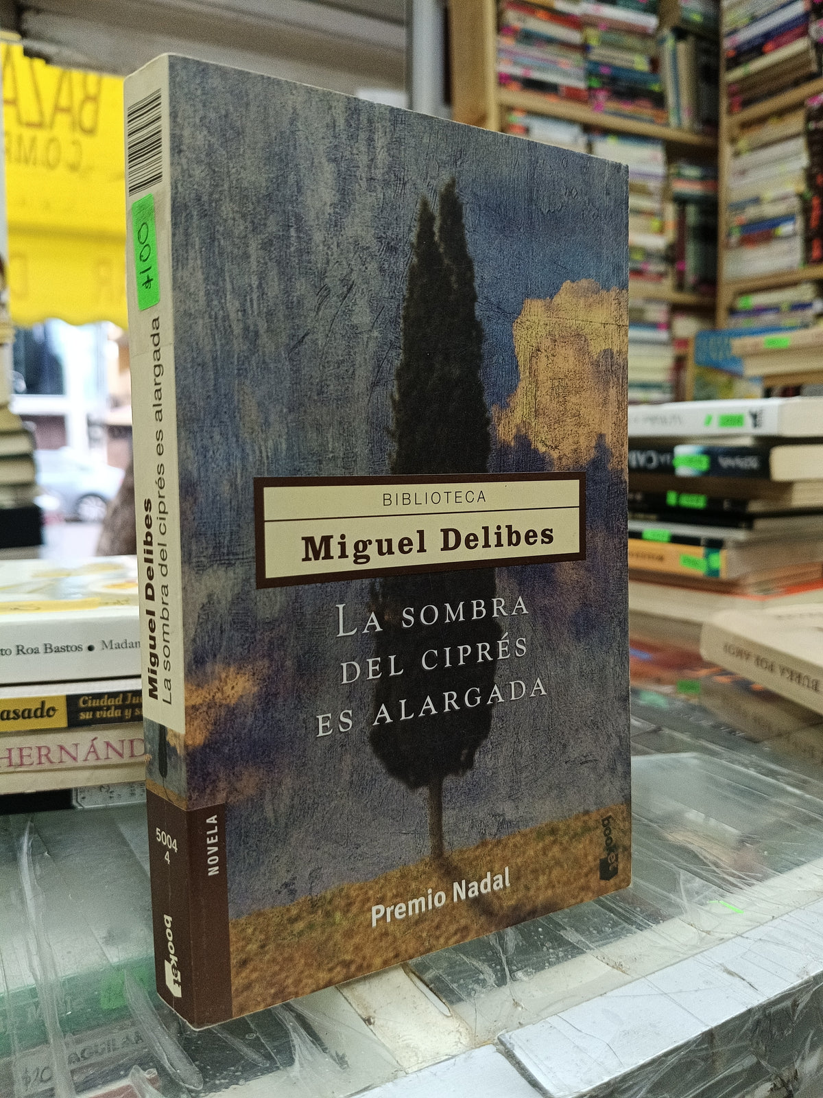 LA SOMBRA DEL CIPRES ES ALARGADA POR MIGUEL DELIBES USADO NOVELA JUAREZ 515