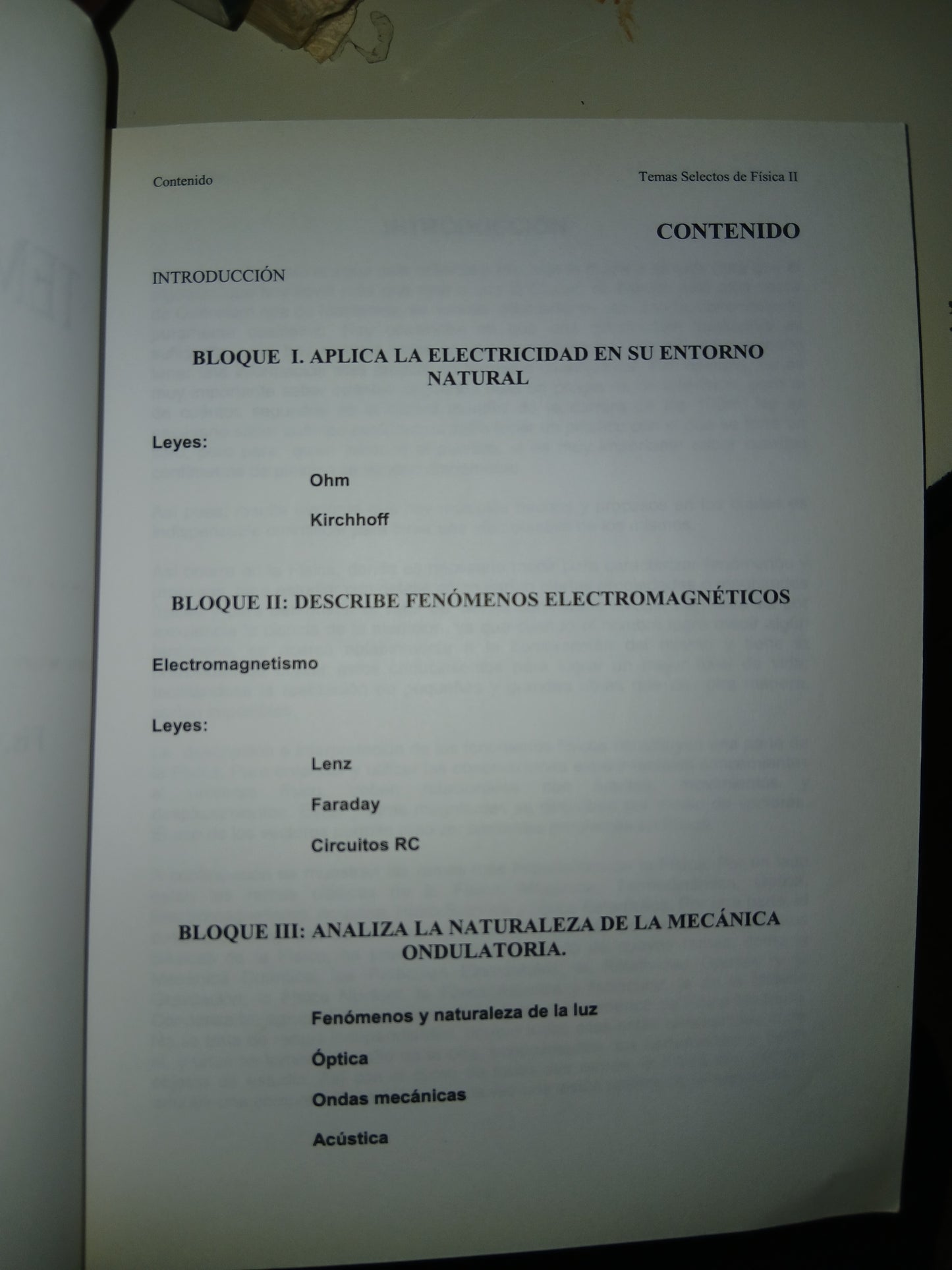 TEMAS SELECTOS DE FÍSICA II POR A. OMAR HERNÁNDEZ AGUIRRE USADO FÍSICA LITERARIO 207