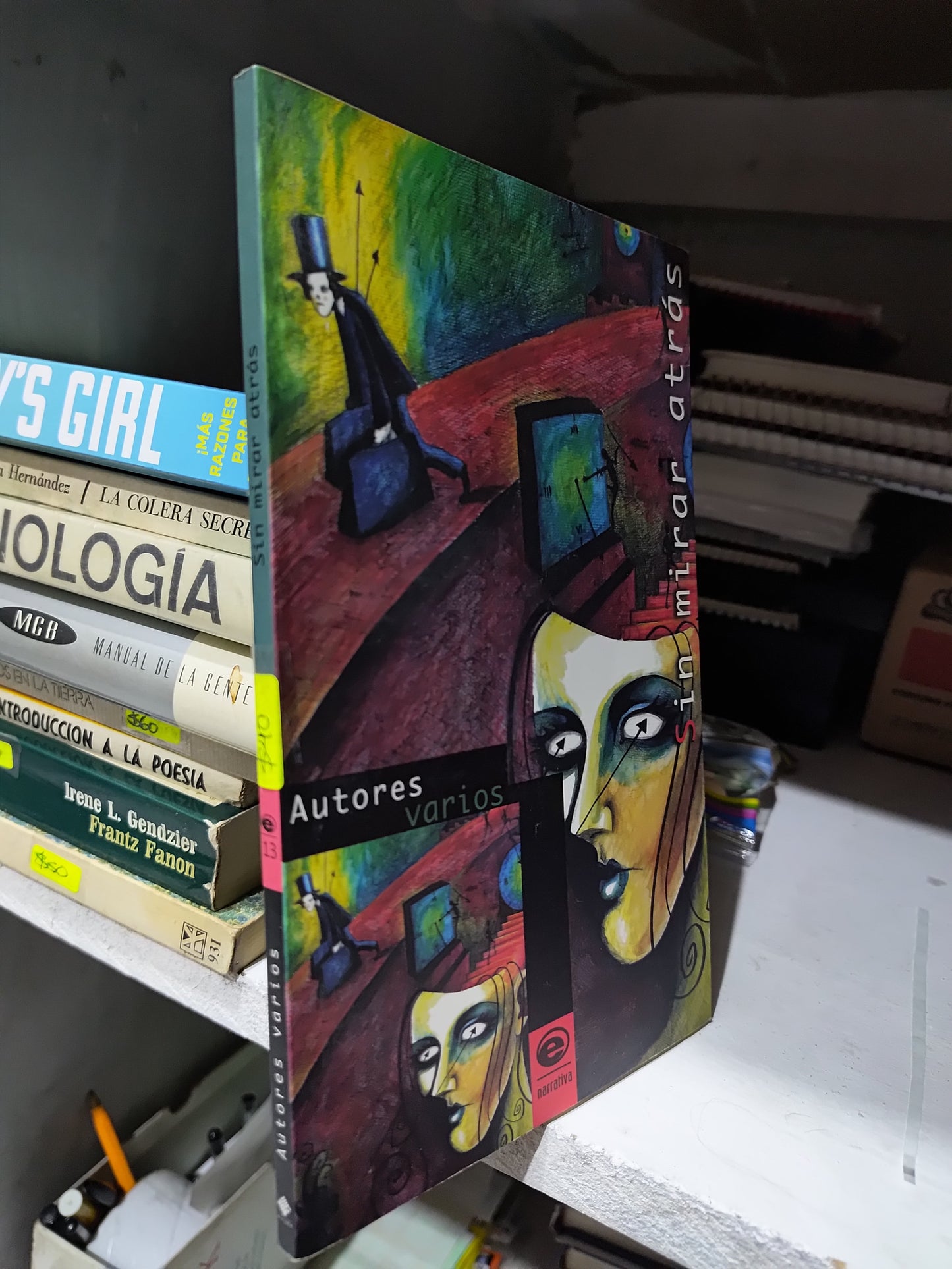 SIN MIRAR ATRAS POR VARIOS AUTORES USADO NOVELAS JUAREZ