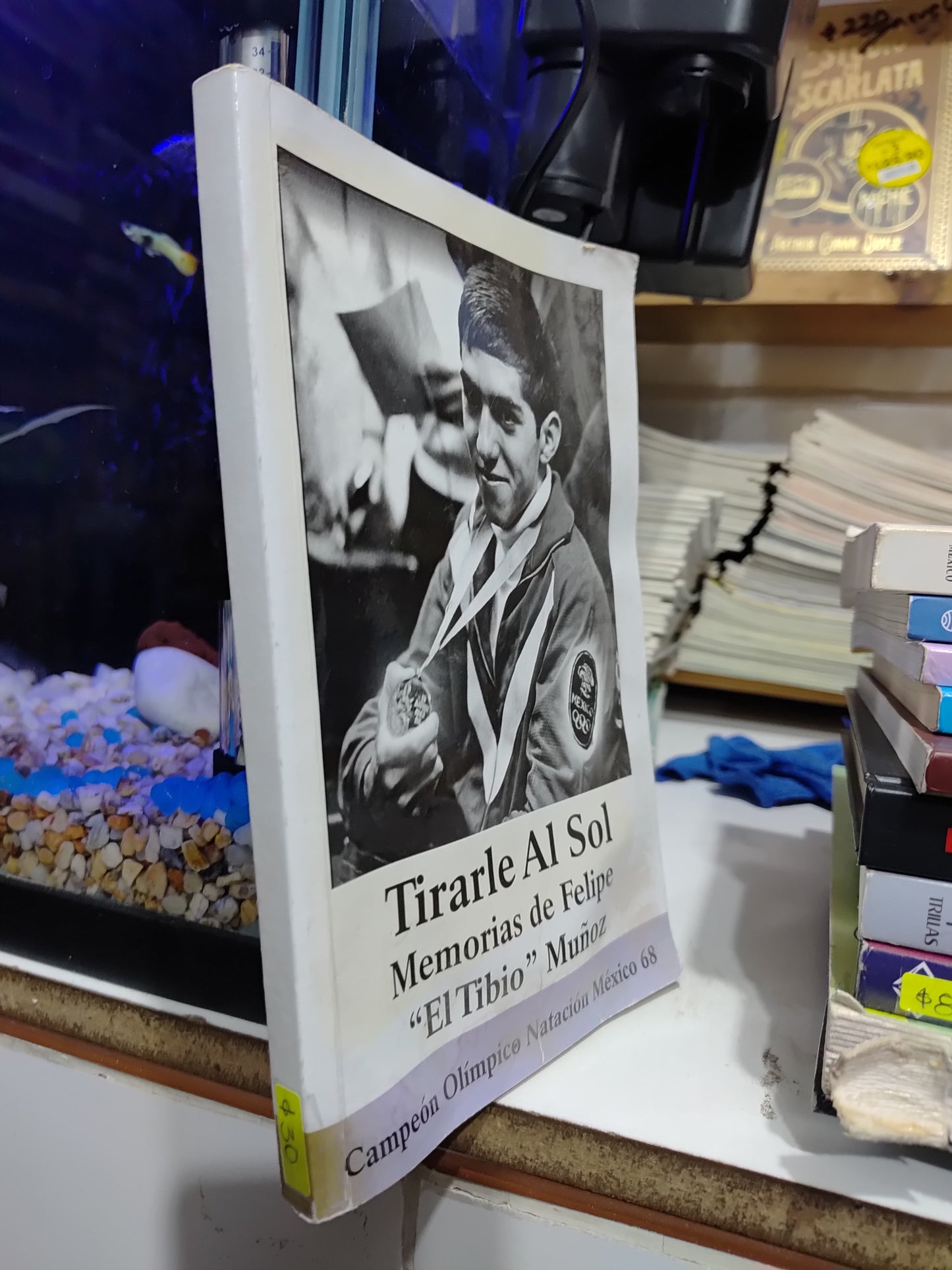 TIRARLE AL SOL POR FELIPE MUÑOZ USADO NOVELAS JUAREZ
