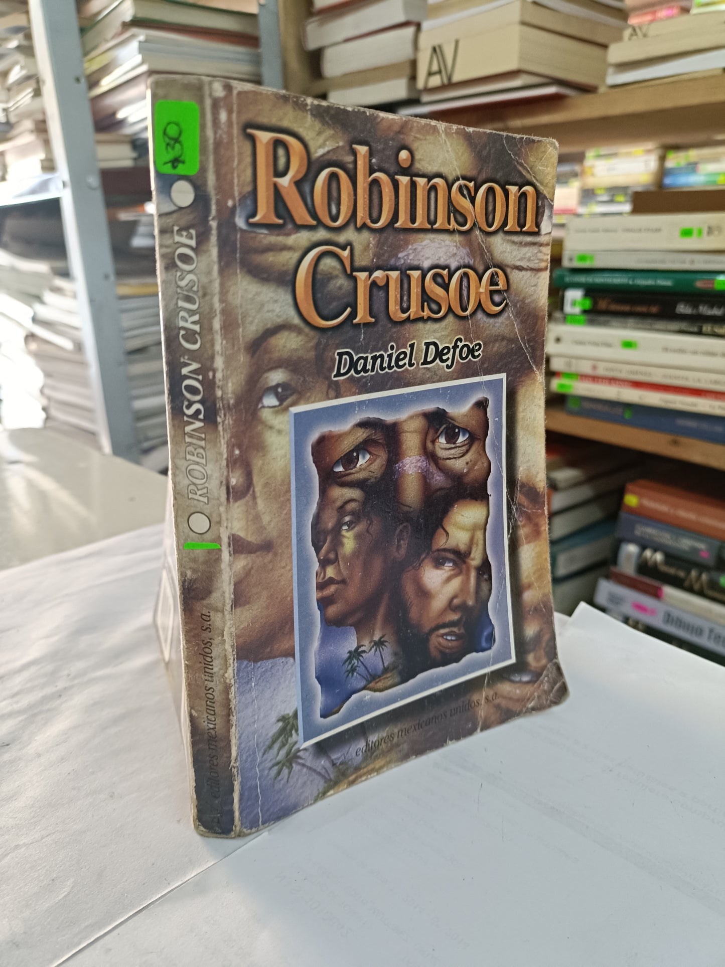 ROBINSON CRUSOE POR DANIEL DEFOE USADO NOVELA LITERARIO 207