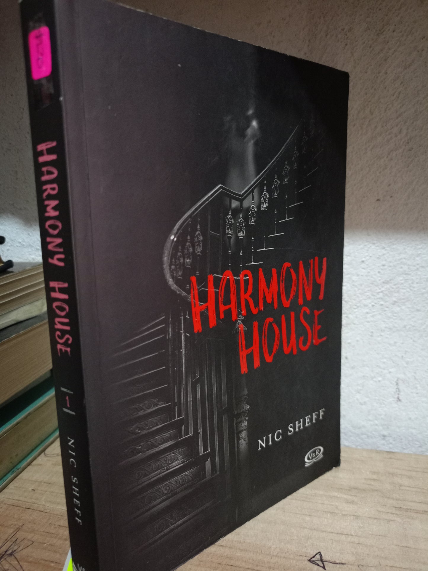 HARMONY HOUSE POR NIC SHEFF USADO NOVELA LITERARIO 305
