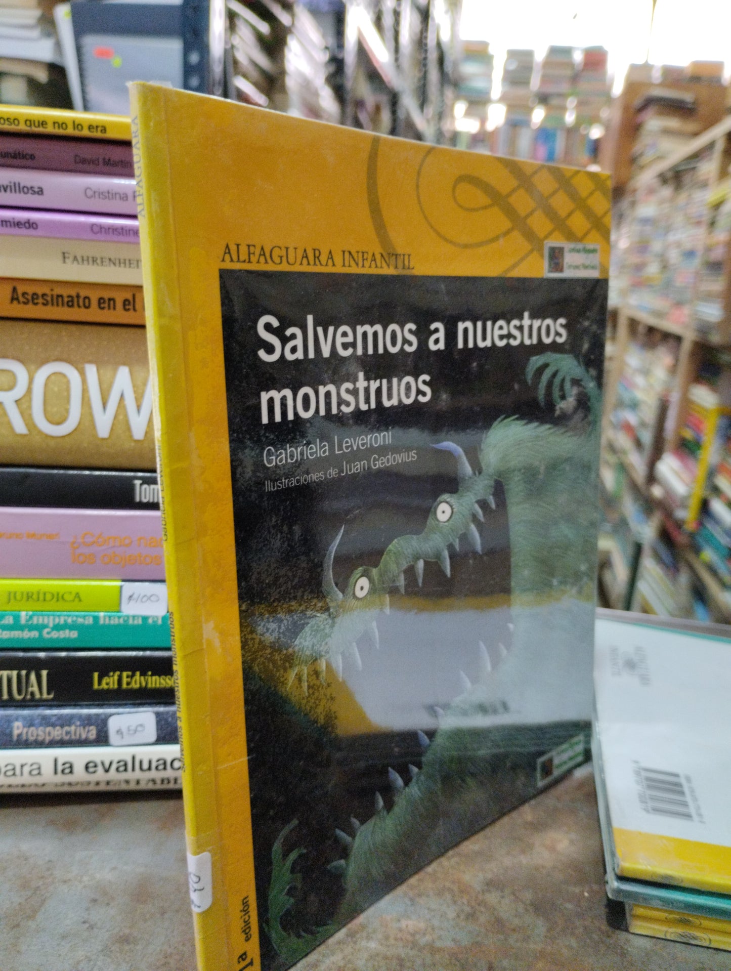 SALVEMOS A NUESTROS MONSTRUOS POR GABRIELA LEVERONI USADO INFANTIL ALDAMA