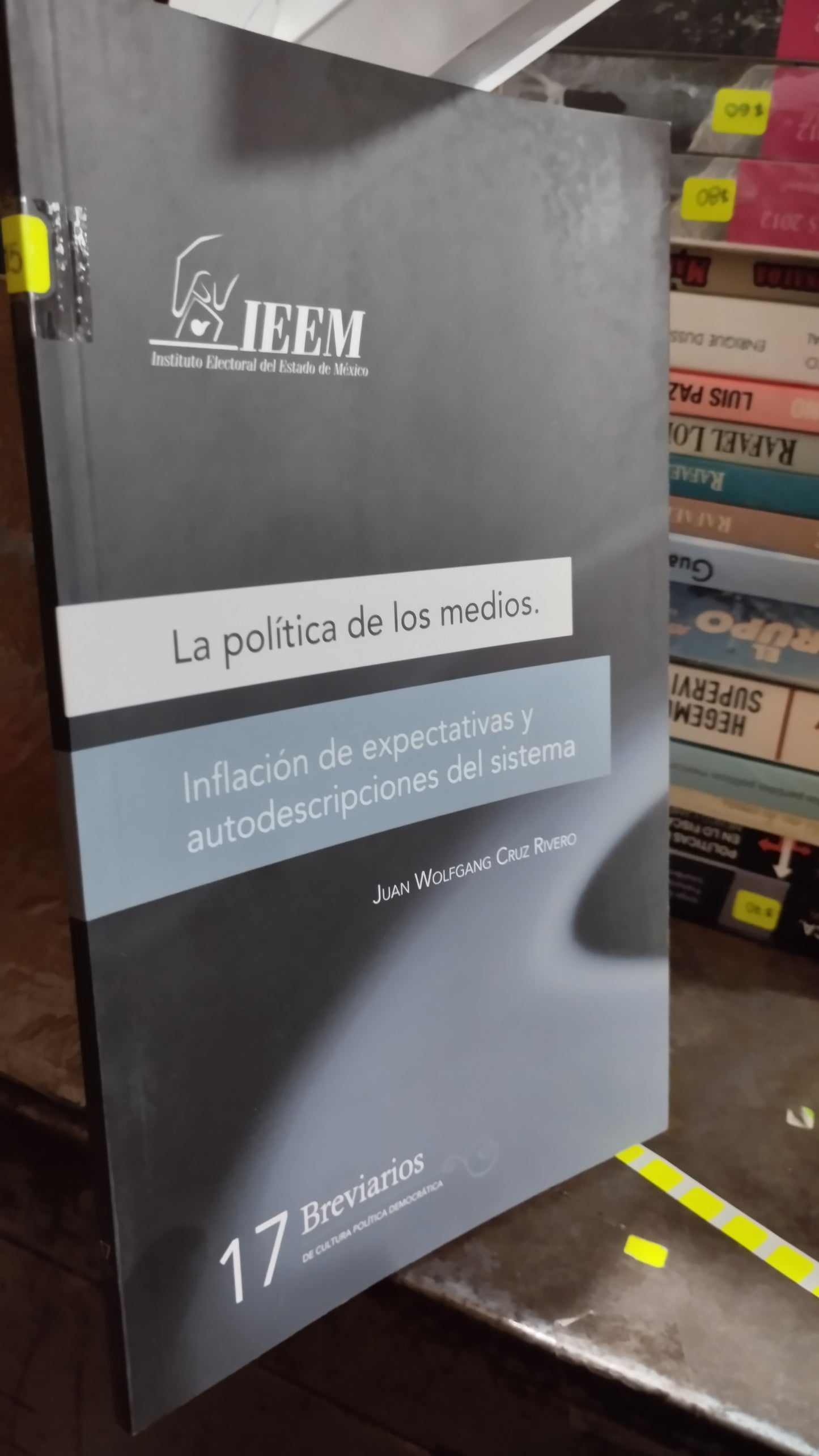 LA POLITICA DE LOS MEDIOS POR JUAN WOLFGANG CRUZ RIVERO LIBRO USADO POLITICA ALDAMA