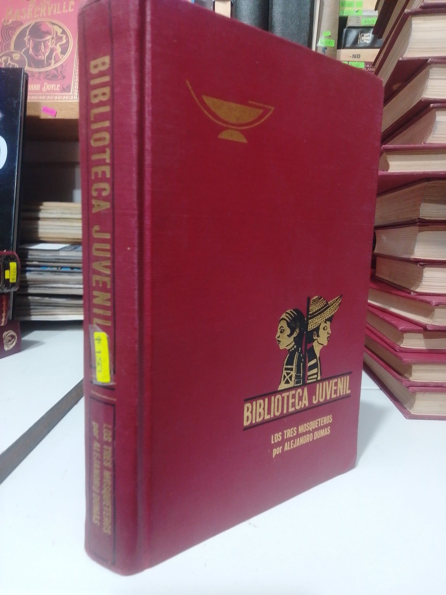 LOS TRES MOSQUETEROS POR ALEJANDRO DUMAS USADO NOVELA JUAREZ