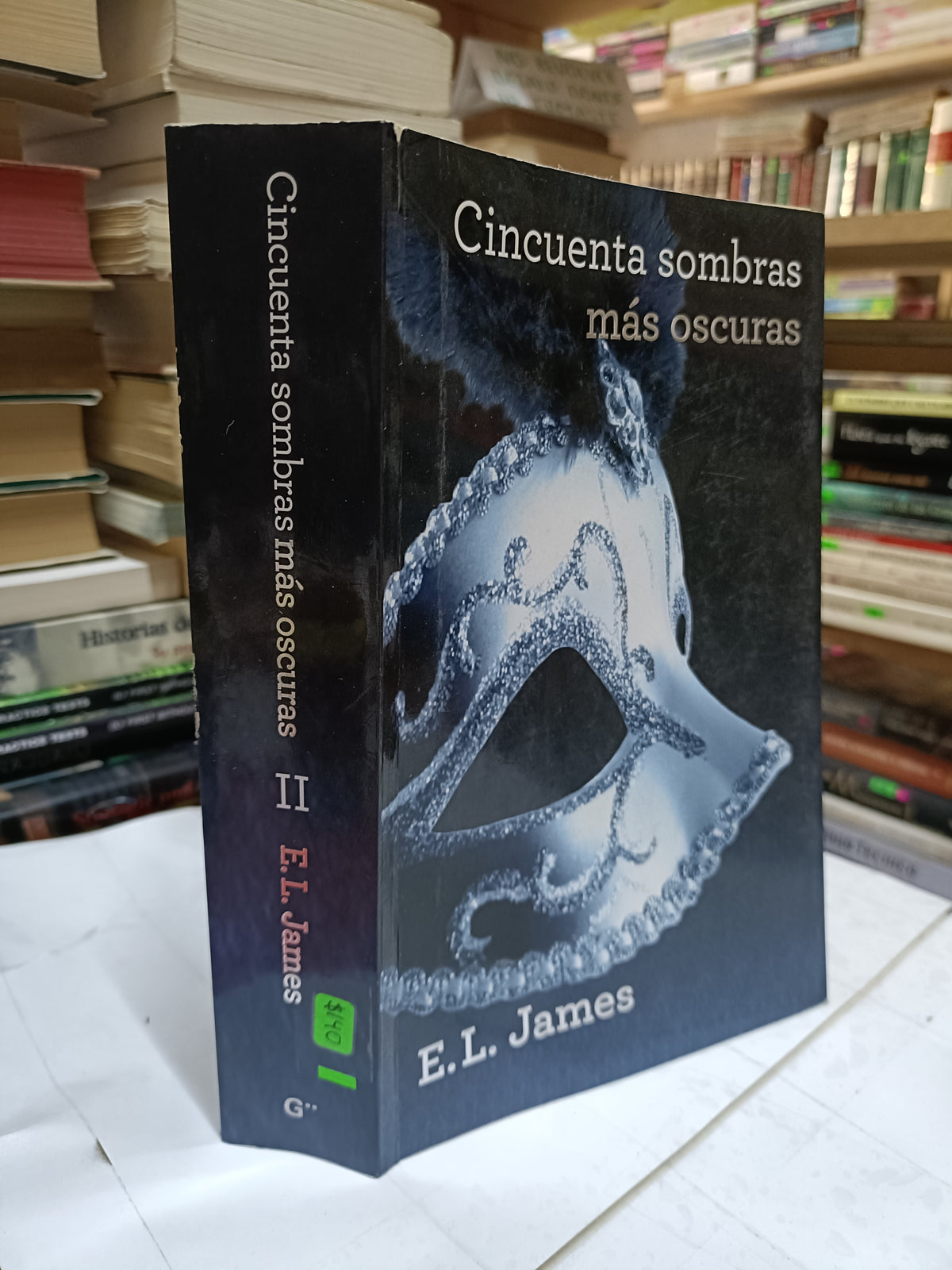 CINCUENTA SOMBRAS MAS OSCURAS POT E. L. JAMES USADO NOVELA LITERARIO 207