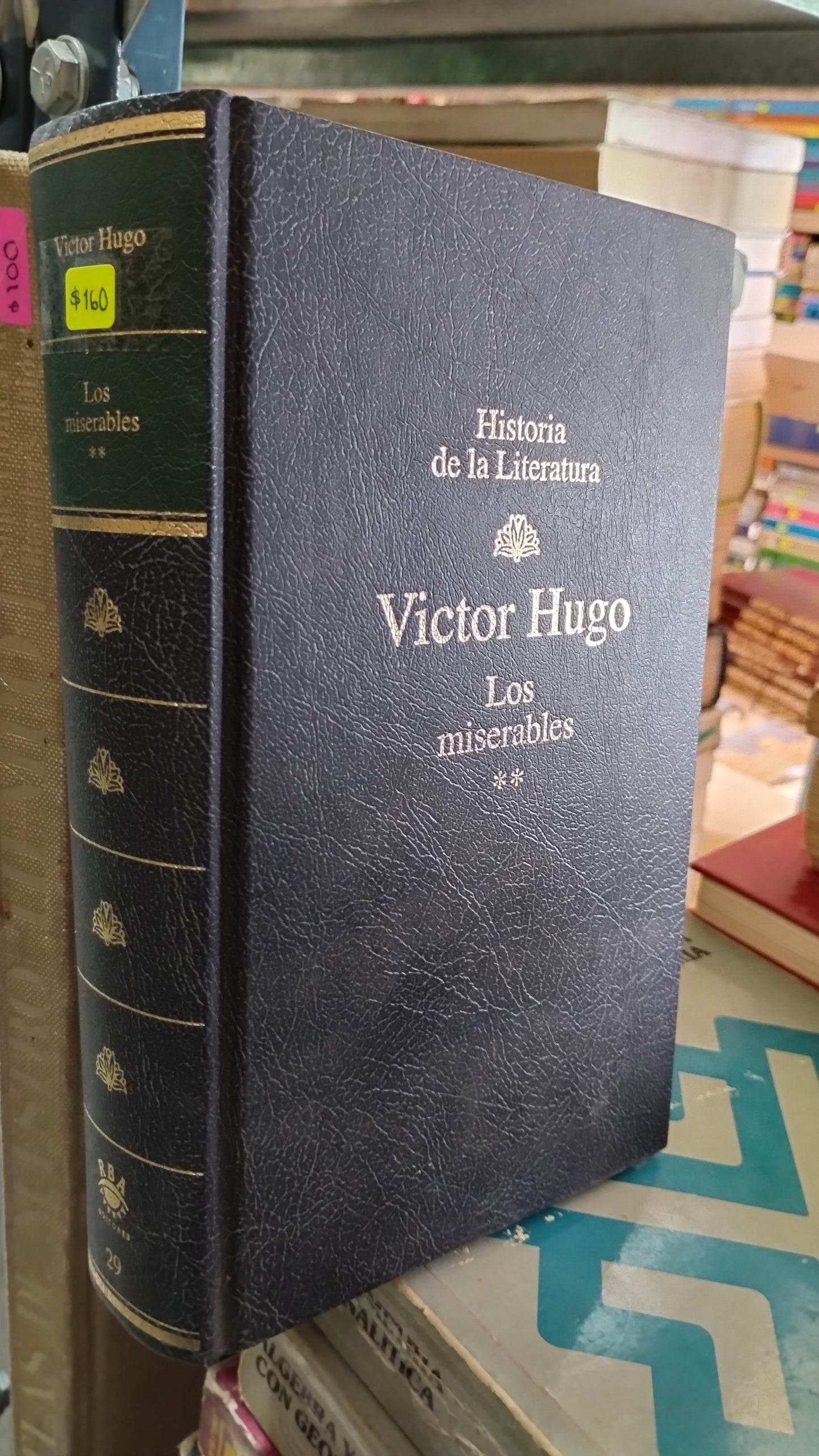 LOS MISERABLES POR VICTOR HUGO LIBRO USADO NOVELAS ALDAMA