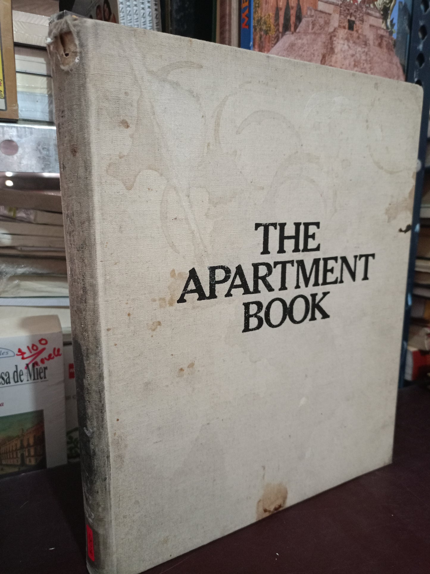 THE APARTMENT BOOK USADO ARTE LITERARIO 305