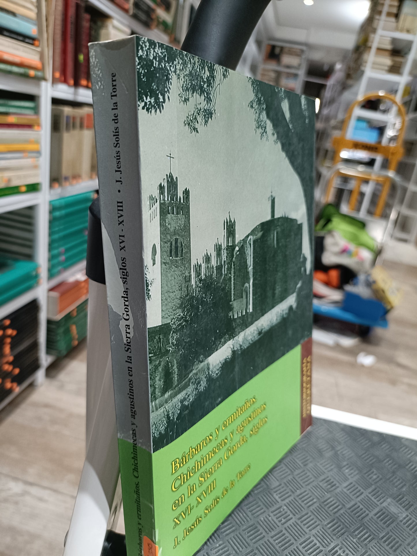 BARBAROS Y ERMITAÑOS CHICHIMECAS Y AGUSTINOS EN LA SIERRA GORDA SIGLOS XVII XVIII POR J JESUS SOLIS DE LA TORRE USADO HISTORIA JUAREZ 515