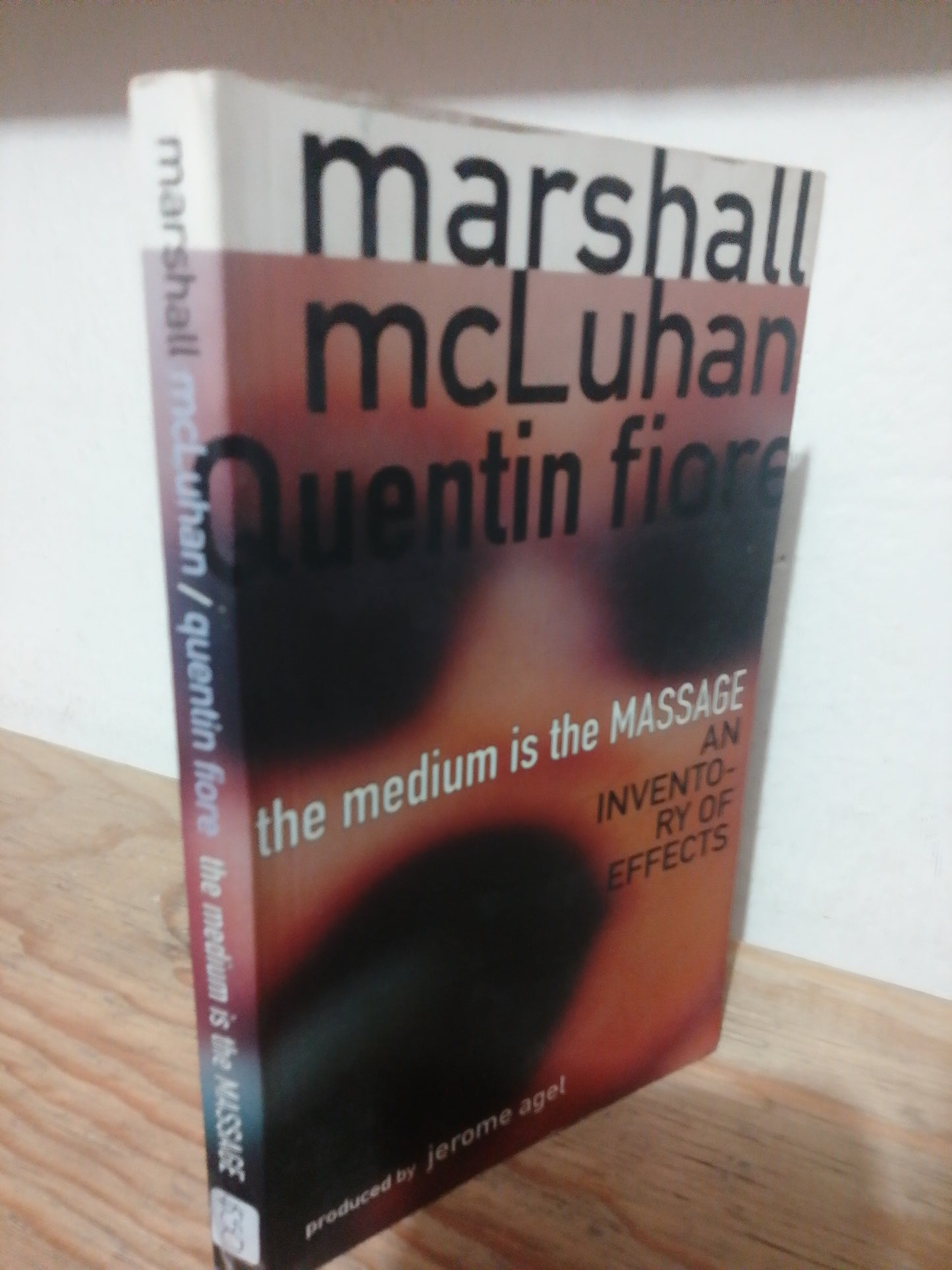 THE MEDIUM IS THE MASASGE POR MARSHALL MCLUHAN USADO IDIOMAS JUAREZ