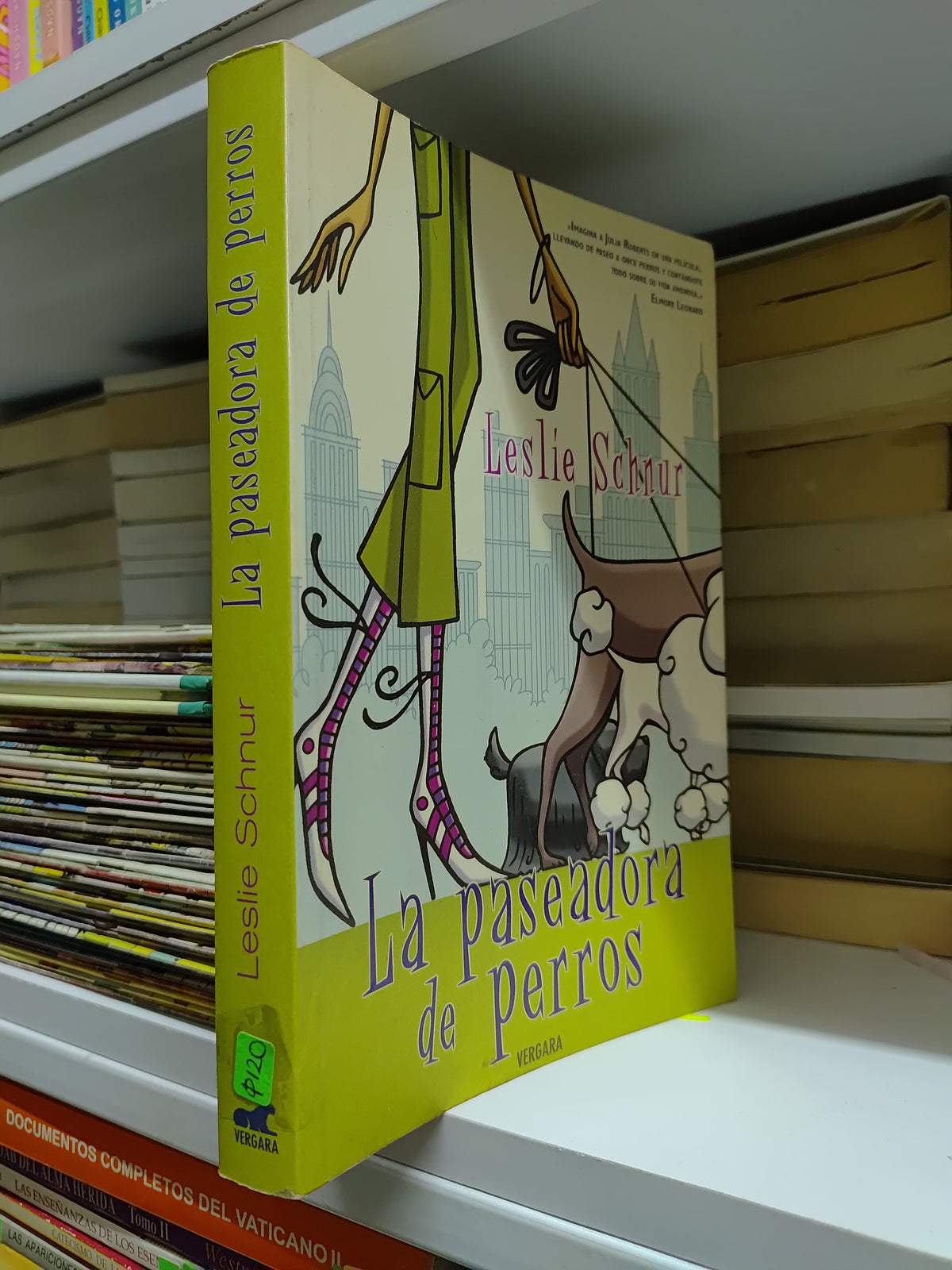 LA PASEADORS DE PERROS POR LESLIE SCHNUR USADO NOVELAS JUAREZ 507