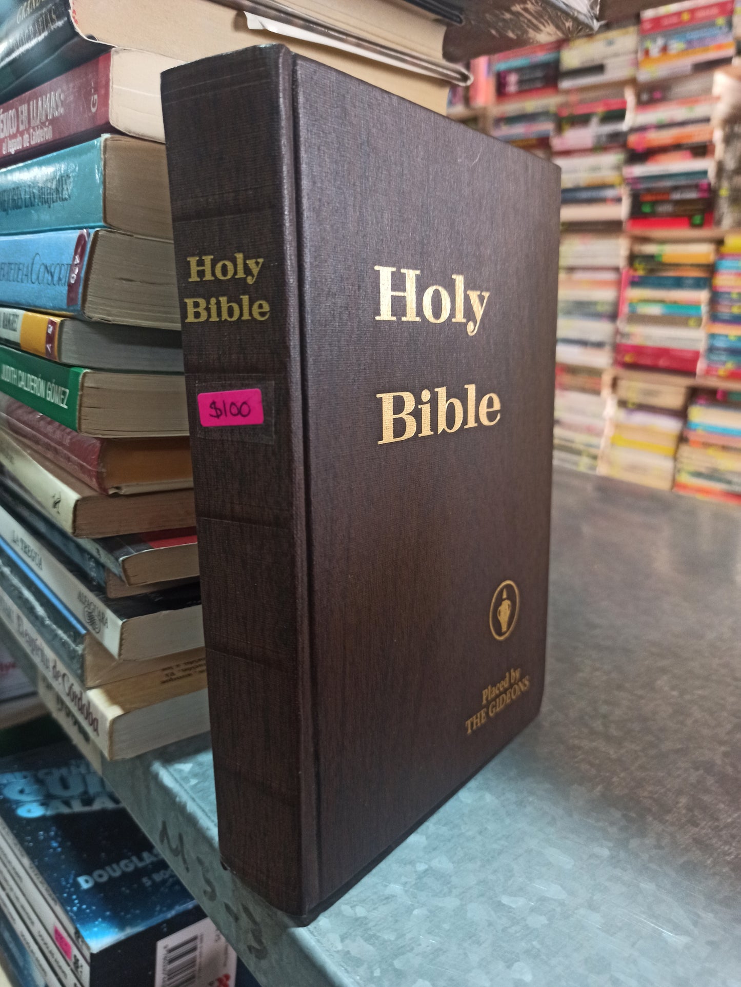 HOLY BIBLE POR THE GIDEONS INTERNATIONAL USADO RELIGIÓN ALDAMA