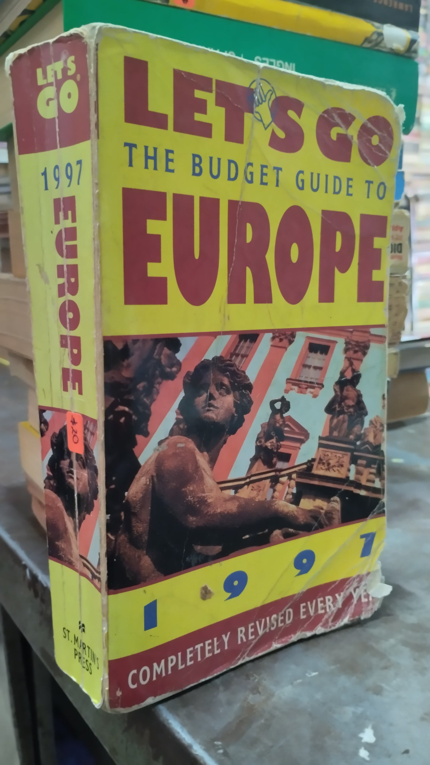 LETS GO THE BUDGET GUIDE TO EUROPE 1997 LIBRO USADO IDIOMAS ALDAMA