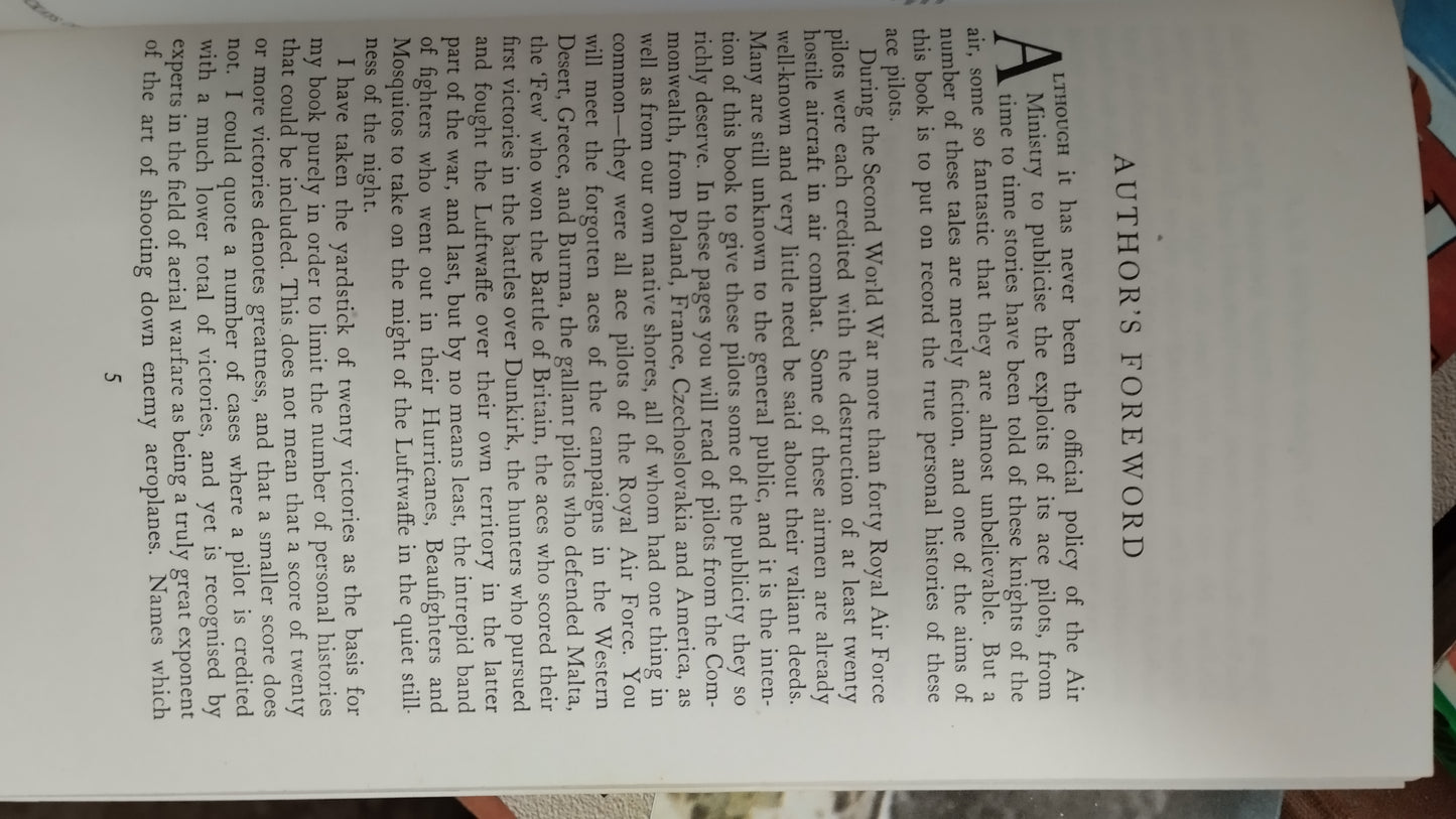 THE FIGHTER ACES OF THE RAF POR ECR BAKER LIBRO USADO HISTORIA ALDAMA EDITORIAL KIMBER PAPERBACK LIBRARY