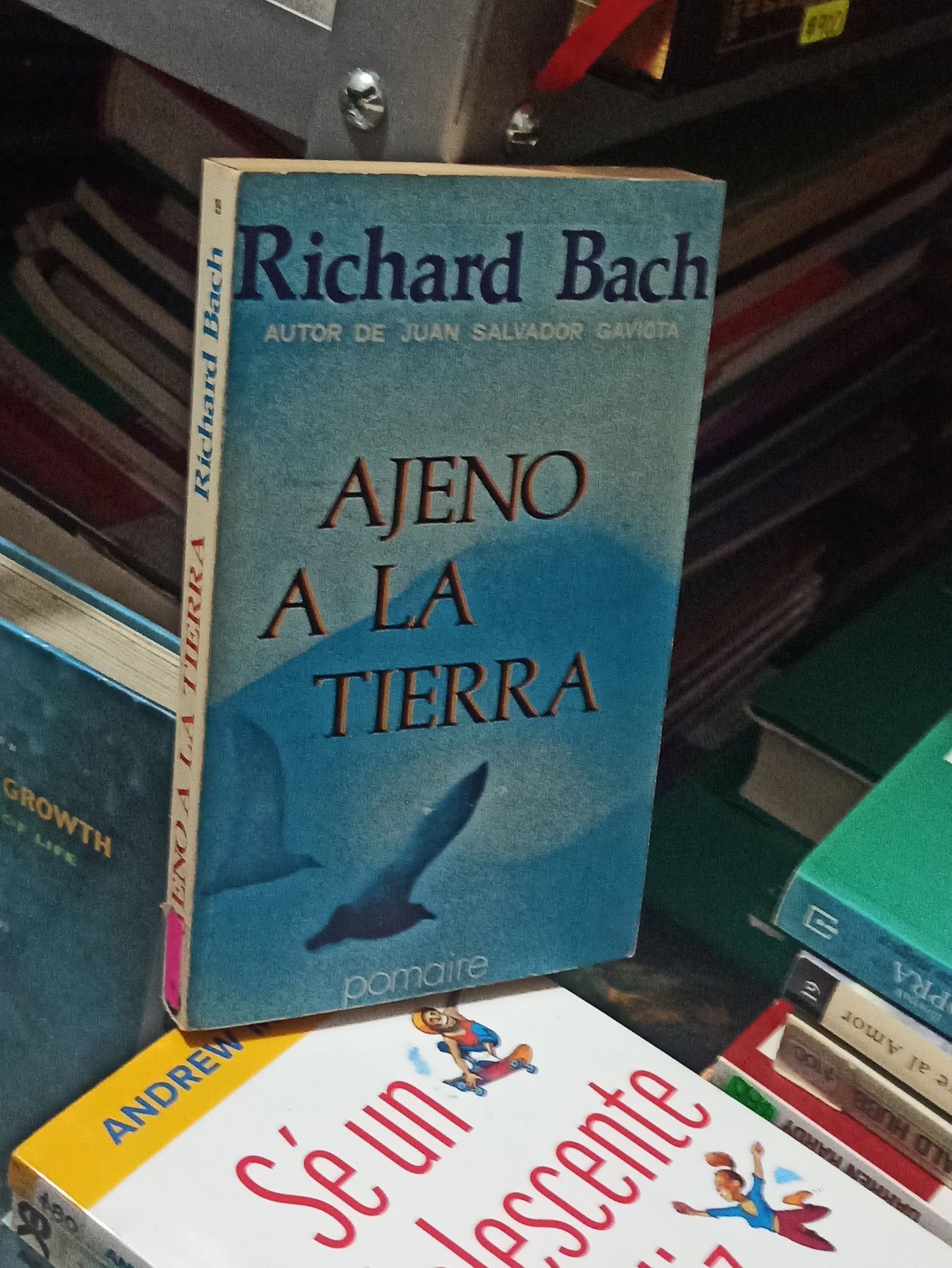 AJENO A LA TIERRA POR RICHARD BACH USADO SUPERACIÓN PERSONAL JUÁREZ