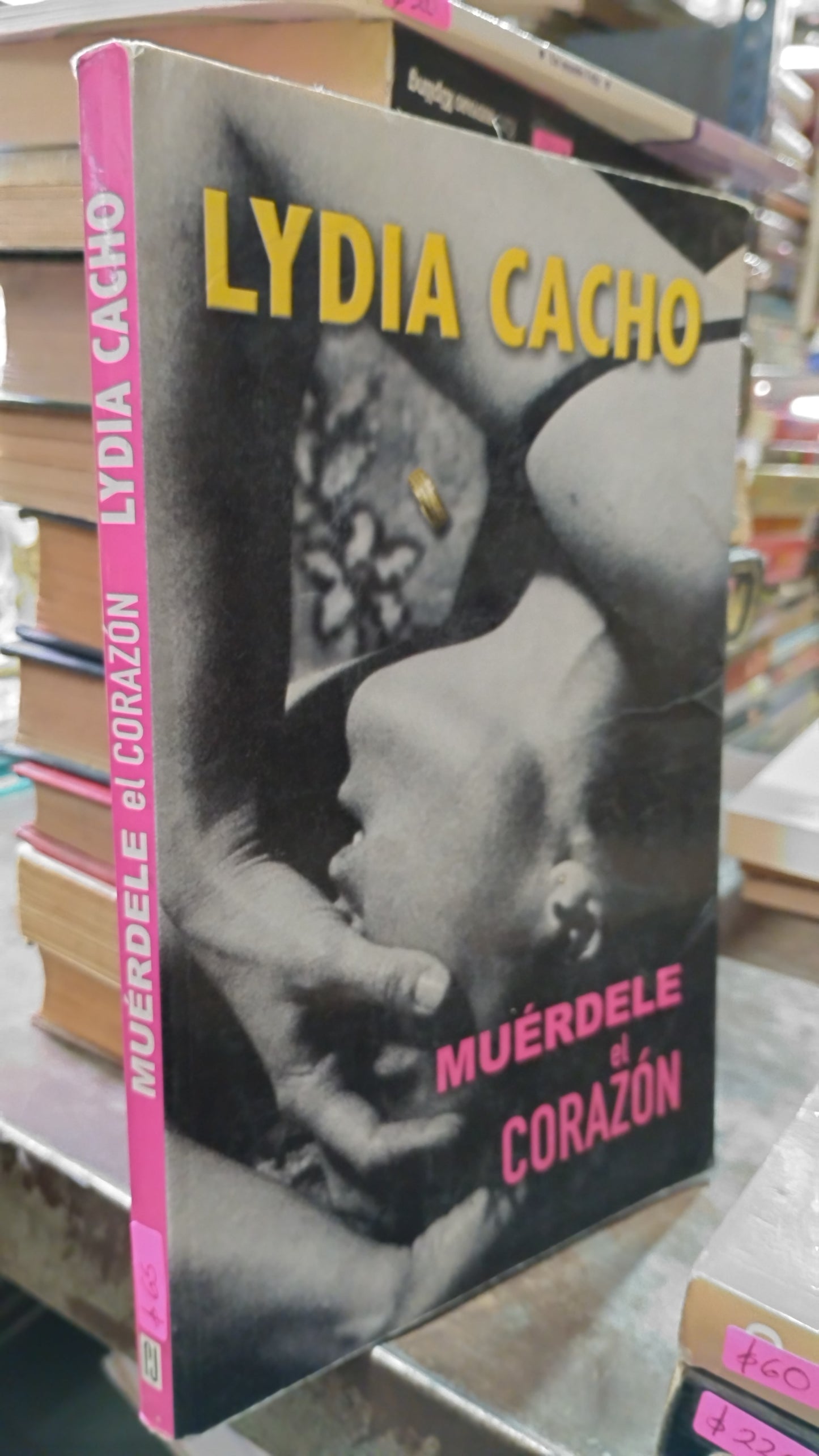 MUERDELE EL CORAZON POR LYDIA CACHO LIBRO USADO NOVELAS ALDAMA