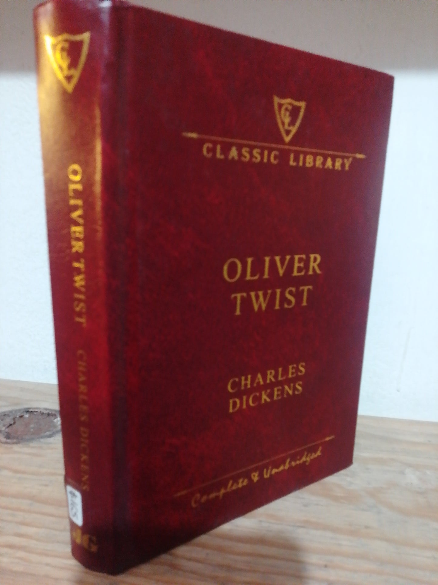 OLIVER TWIST POR CHARLES DICKENS USADO IDIOMAS JUAREZ
