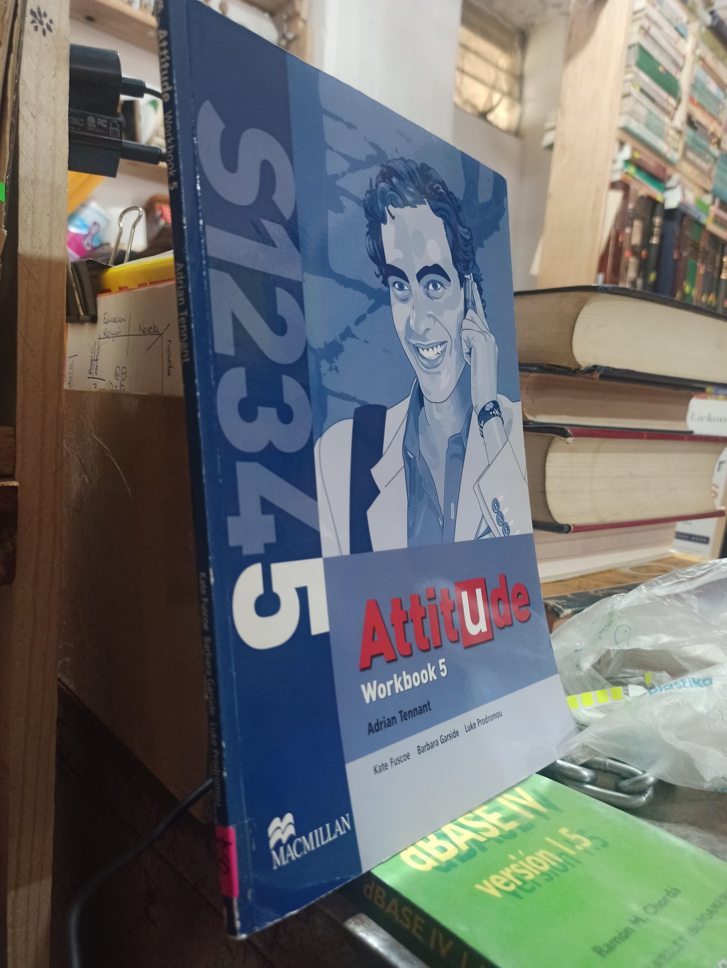 ATTITUDE WORKBOOK 5 POR ADRIAN TENNANT USADO IDIOMAS ALDAMA