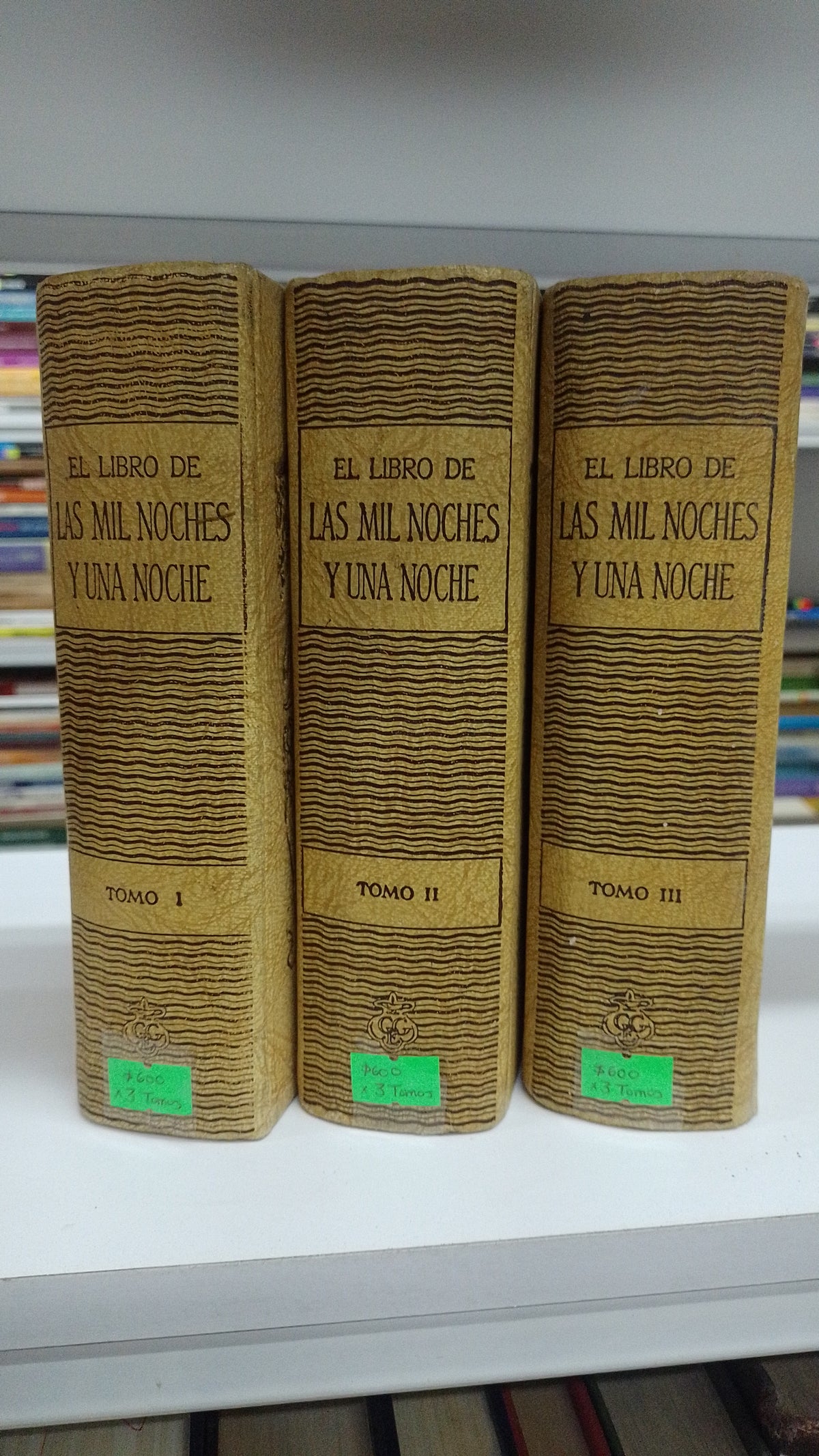 LAS MIL NOCHES Y UNA NOCHE POR JC MARDRUZ 3 TOMOS POR $600 USADO NOVELA JUAREZ 515