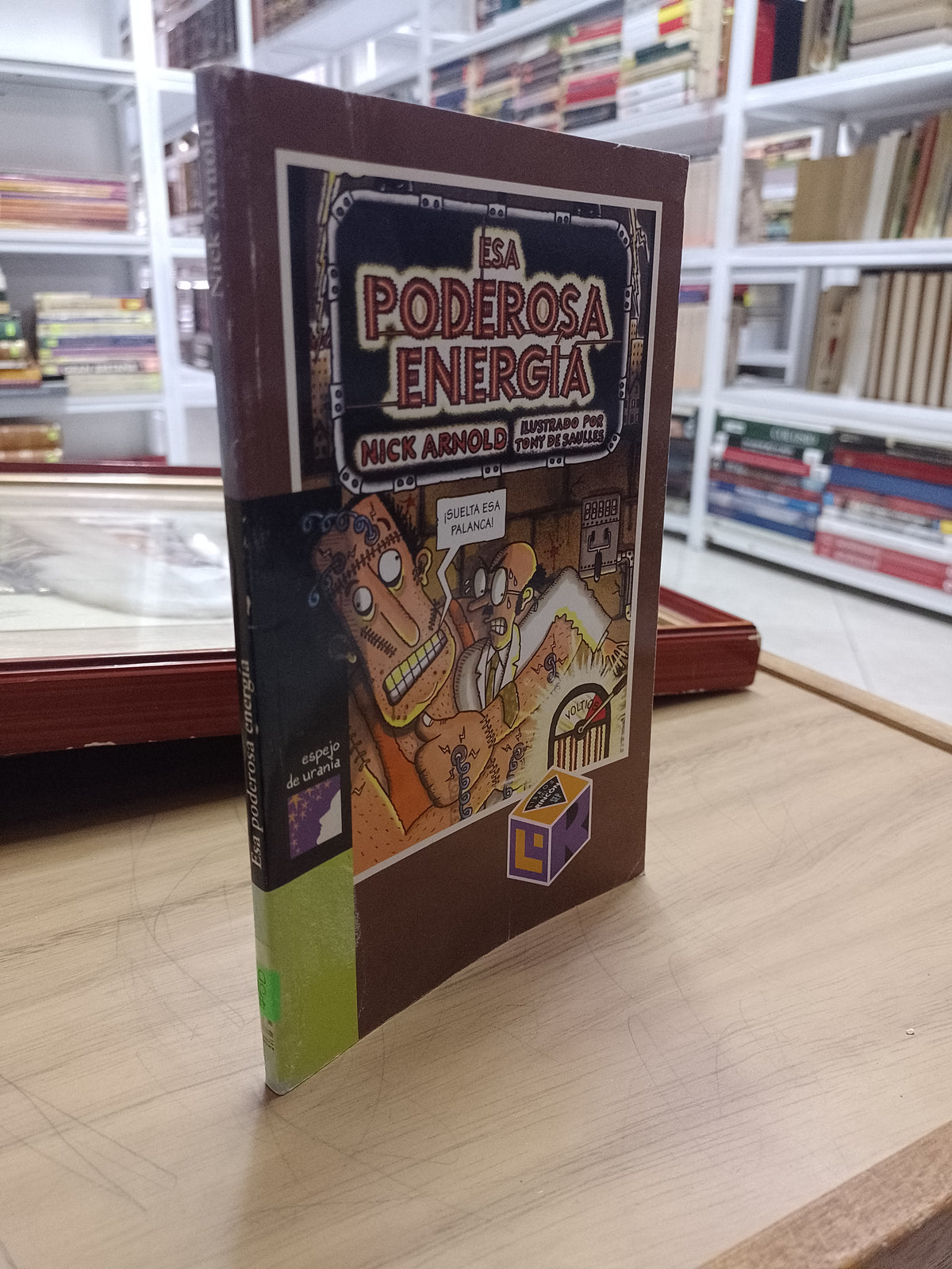 ESA PODEROSA ENERGIA POR NICK ARNOLD USADO INFANTIL JUAREZ 515