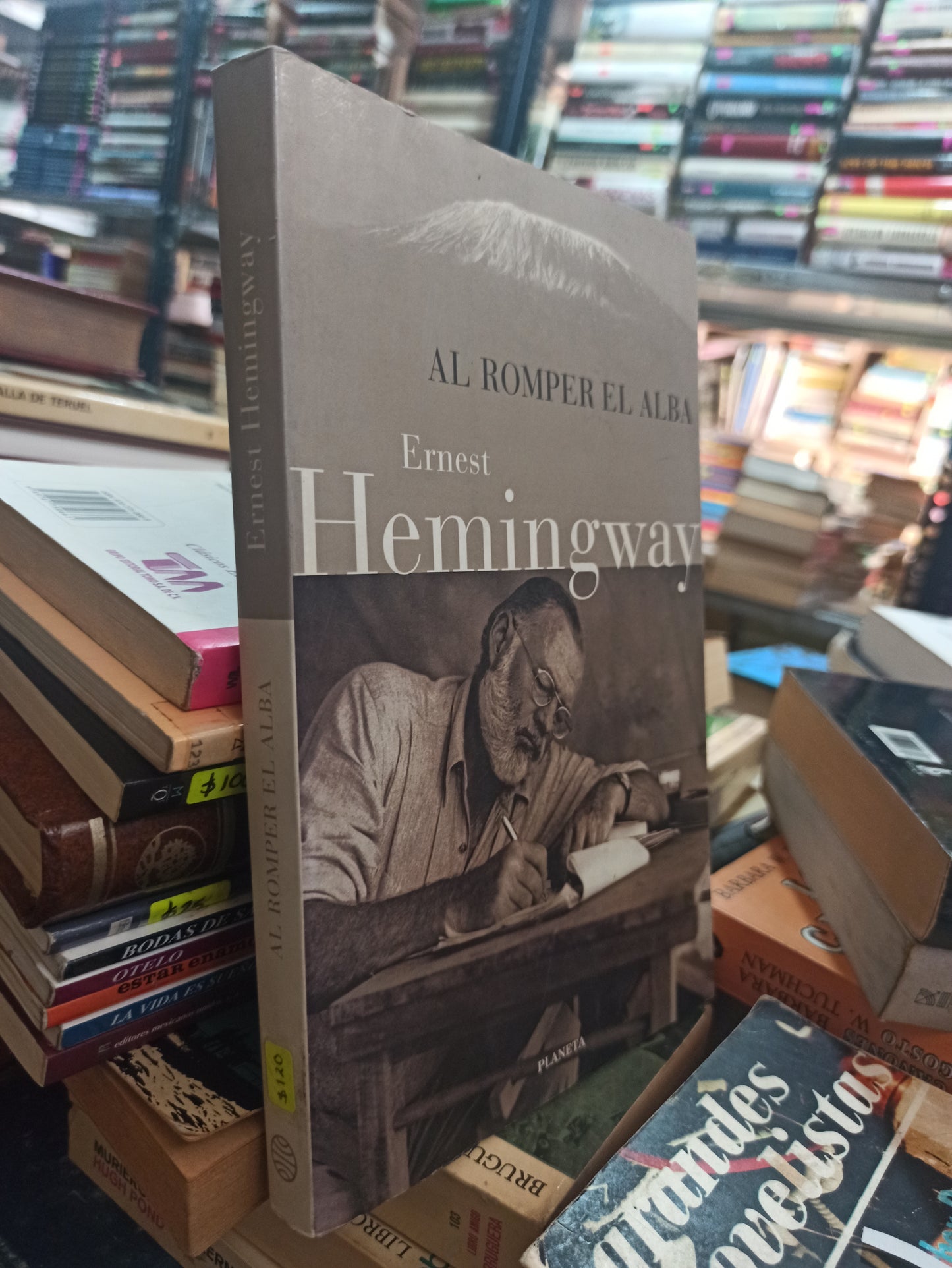 AL ROMPER EL ALBA POR ERNEST HEMINGWAY USADO NOVELAS ALDAMA