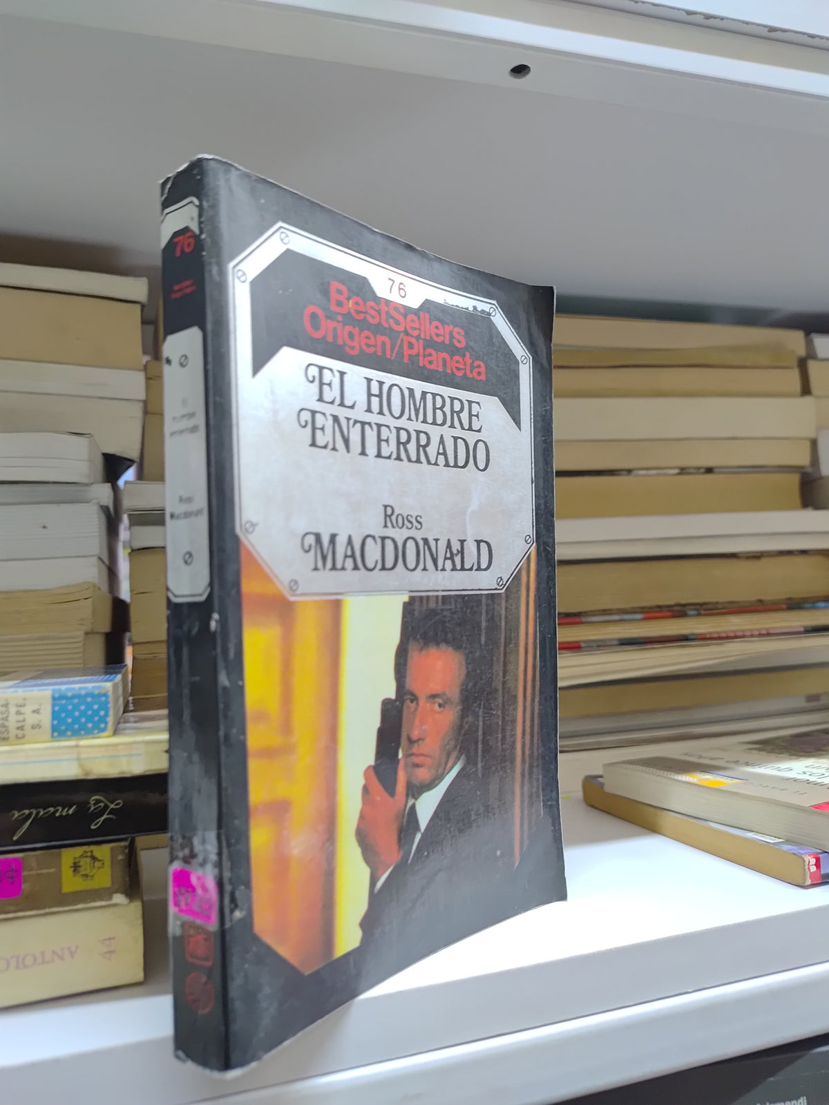 EL HOMBRE ENTERRADONPOR ROSS MACDONALD USADO NOVELAS JUAREZ 515