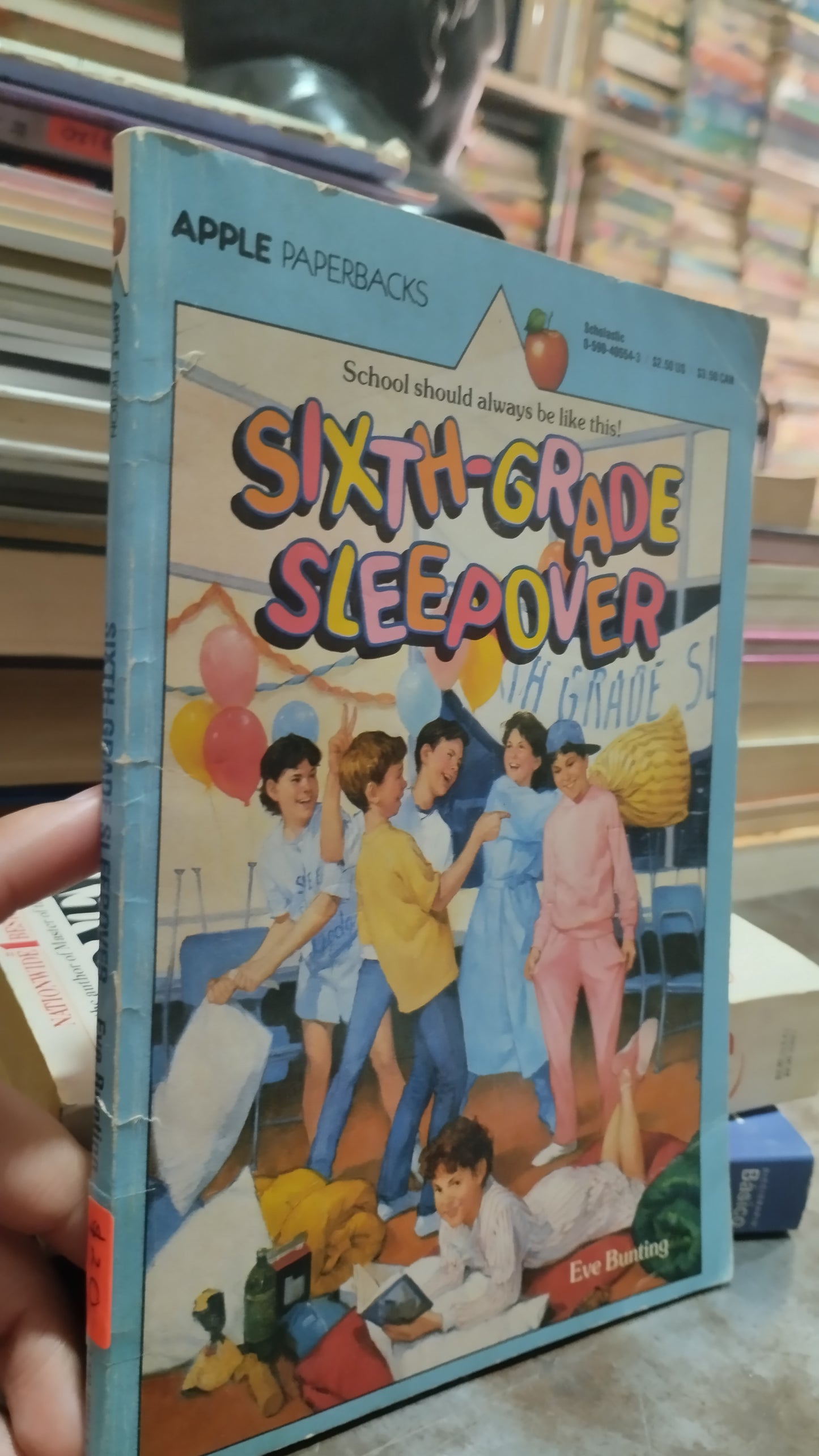 SIXTH GRADE SLEEPOVER POR EVE BUNTING LIBRO USADO IDIOMAS ALDAMA