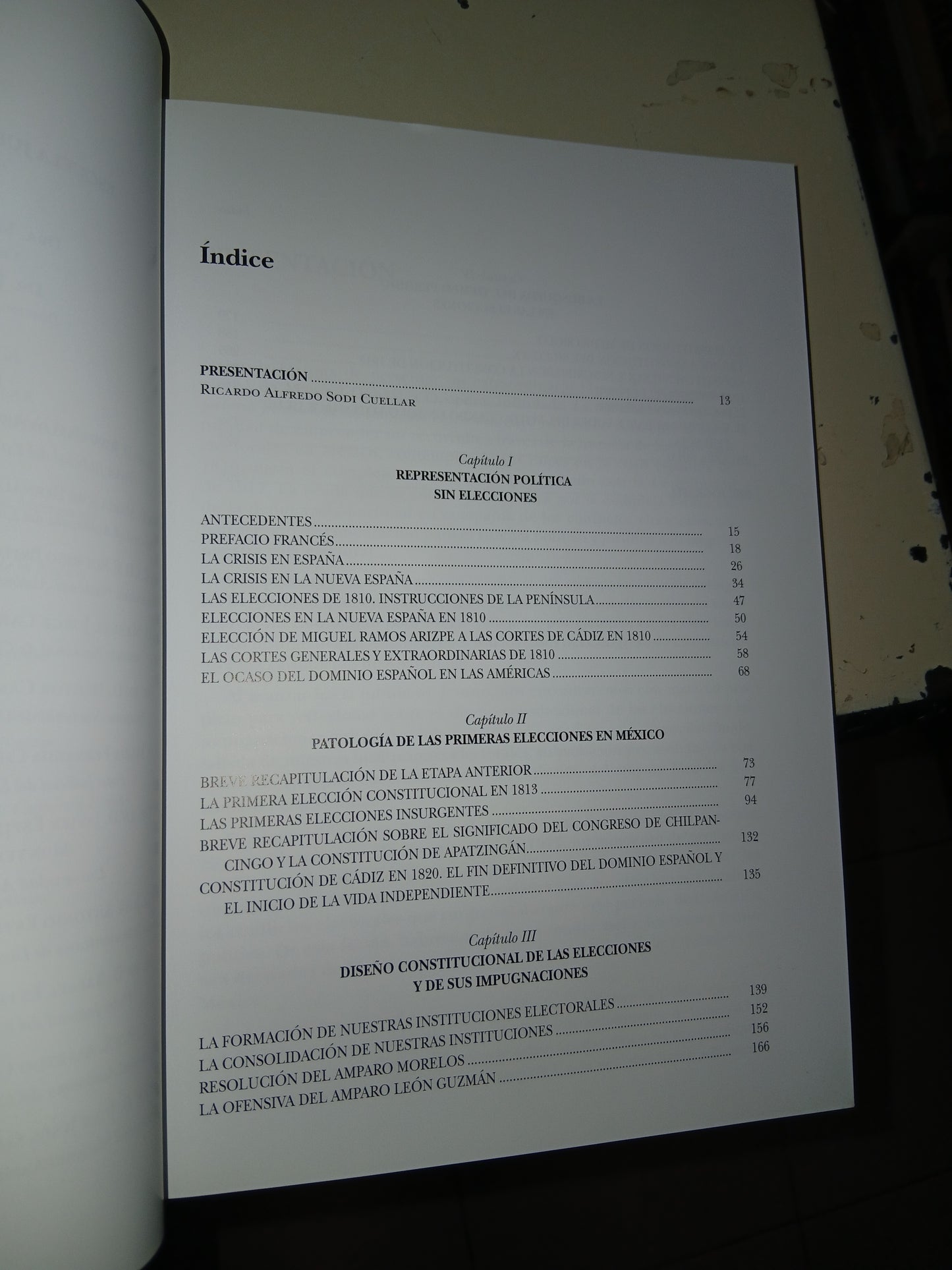 LA DIFÍCIL DEMOCRACIA: TRAYECTORIA JURÍDICA DE LOS CONFLICTOS ELECTORALES MANUEL GONZÁLEZ OROPEZA USADO DERECHO LITERARIO 207