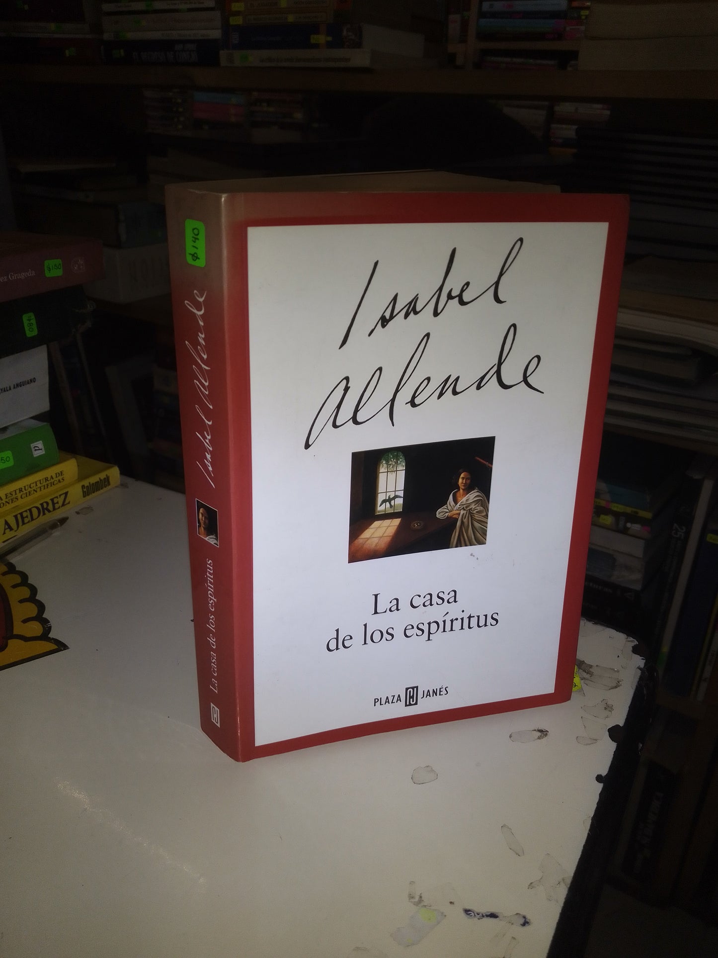 LA CASA DE LOS ESPÍRITUS POR ISABEL ALLENDE USADO NOVELA LITERARIO 207